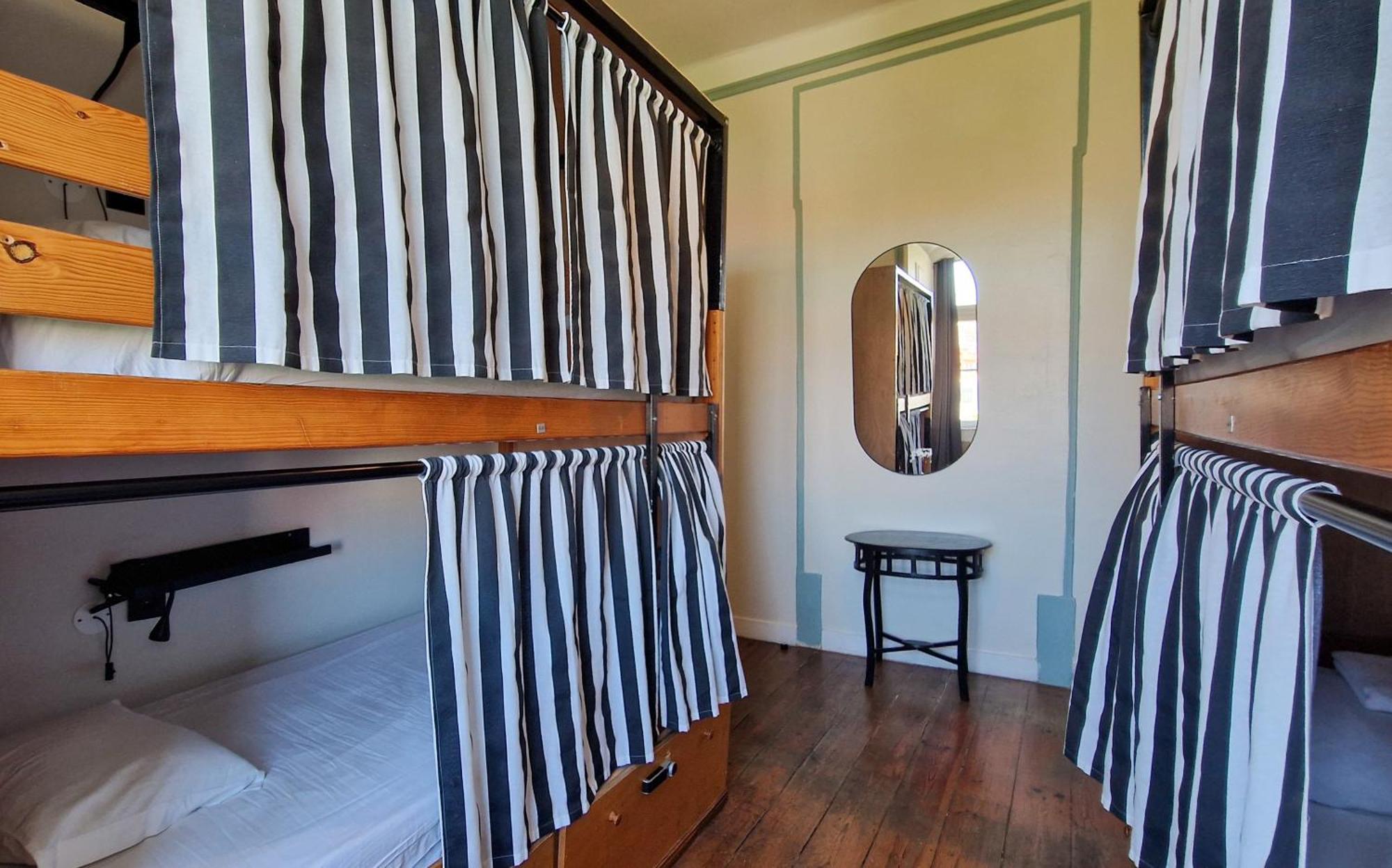 Bed 4-Bed Mixed Dormitory Room