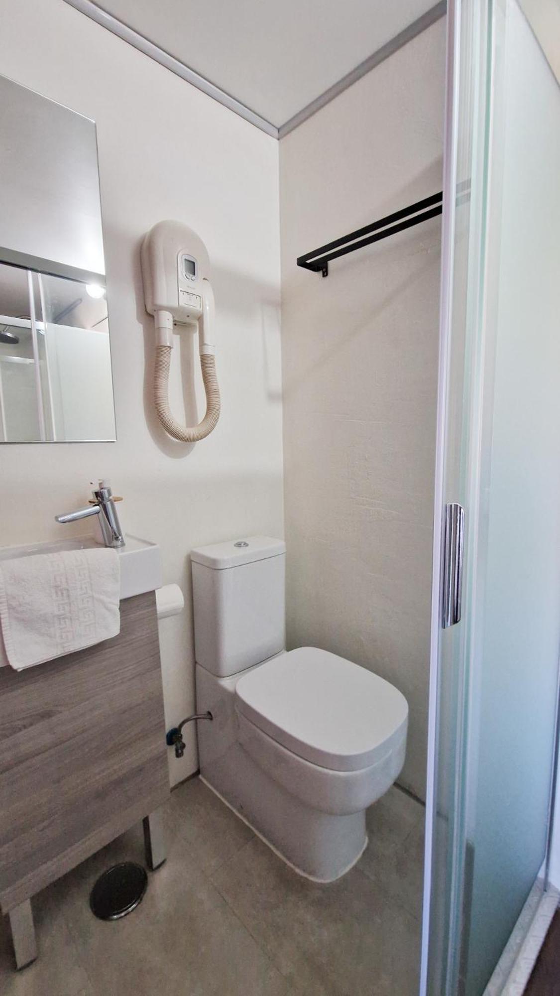 Deluxe Double Room private bathroom Castle View