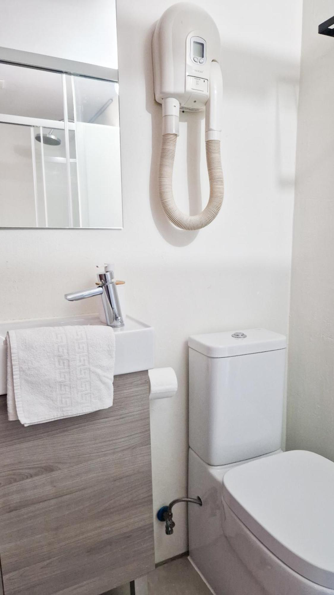 Deluxe Double Room private bathroom Castle View