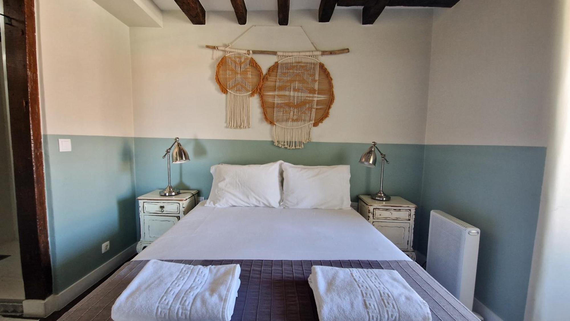 Deluxe Double Room private bathroom Castle View