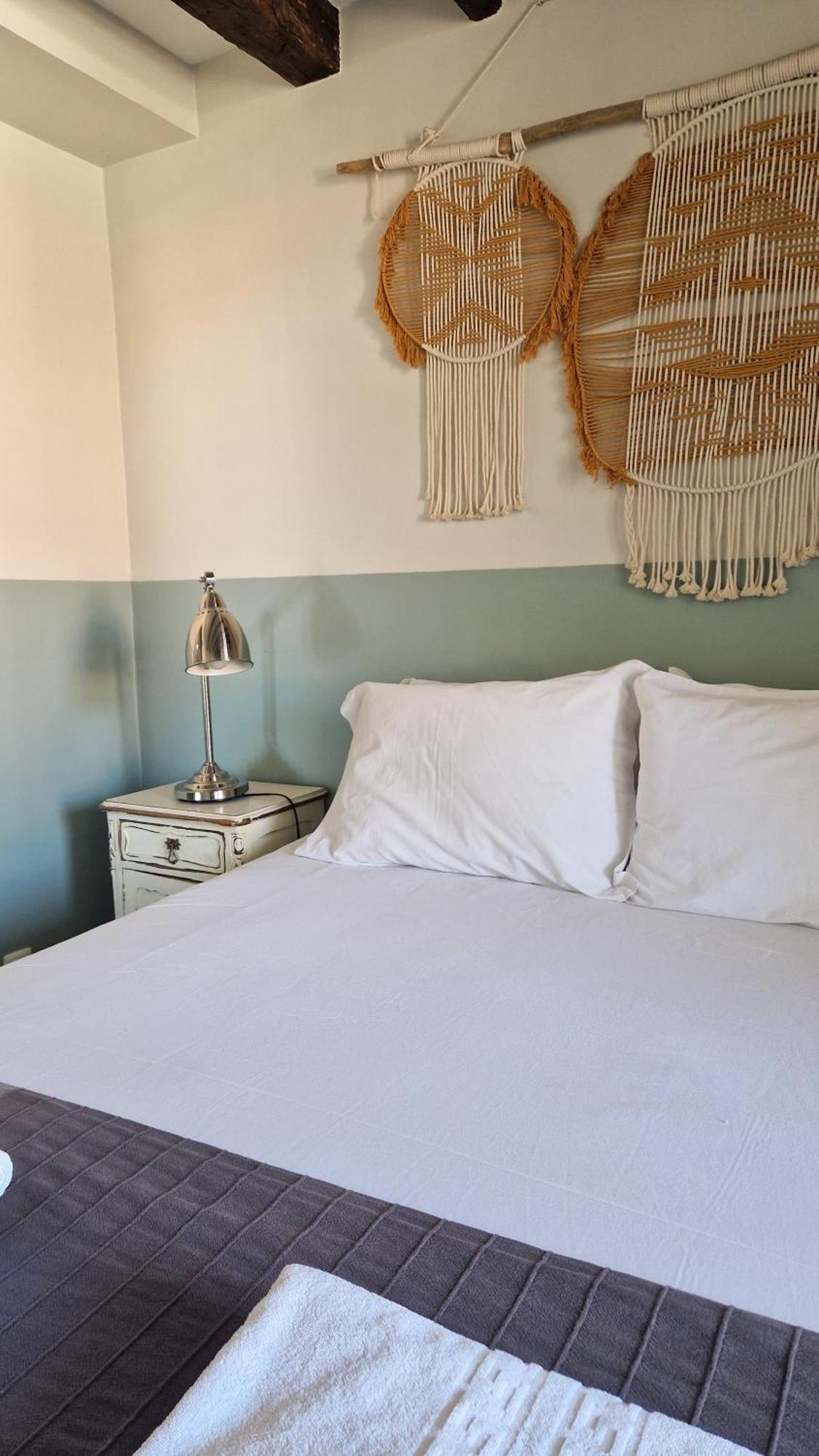 Deluxe Double Room private bathroom Castle View