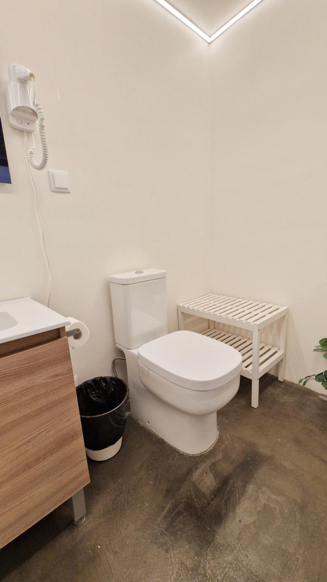 Double Room Private Bathroom