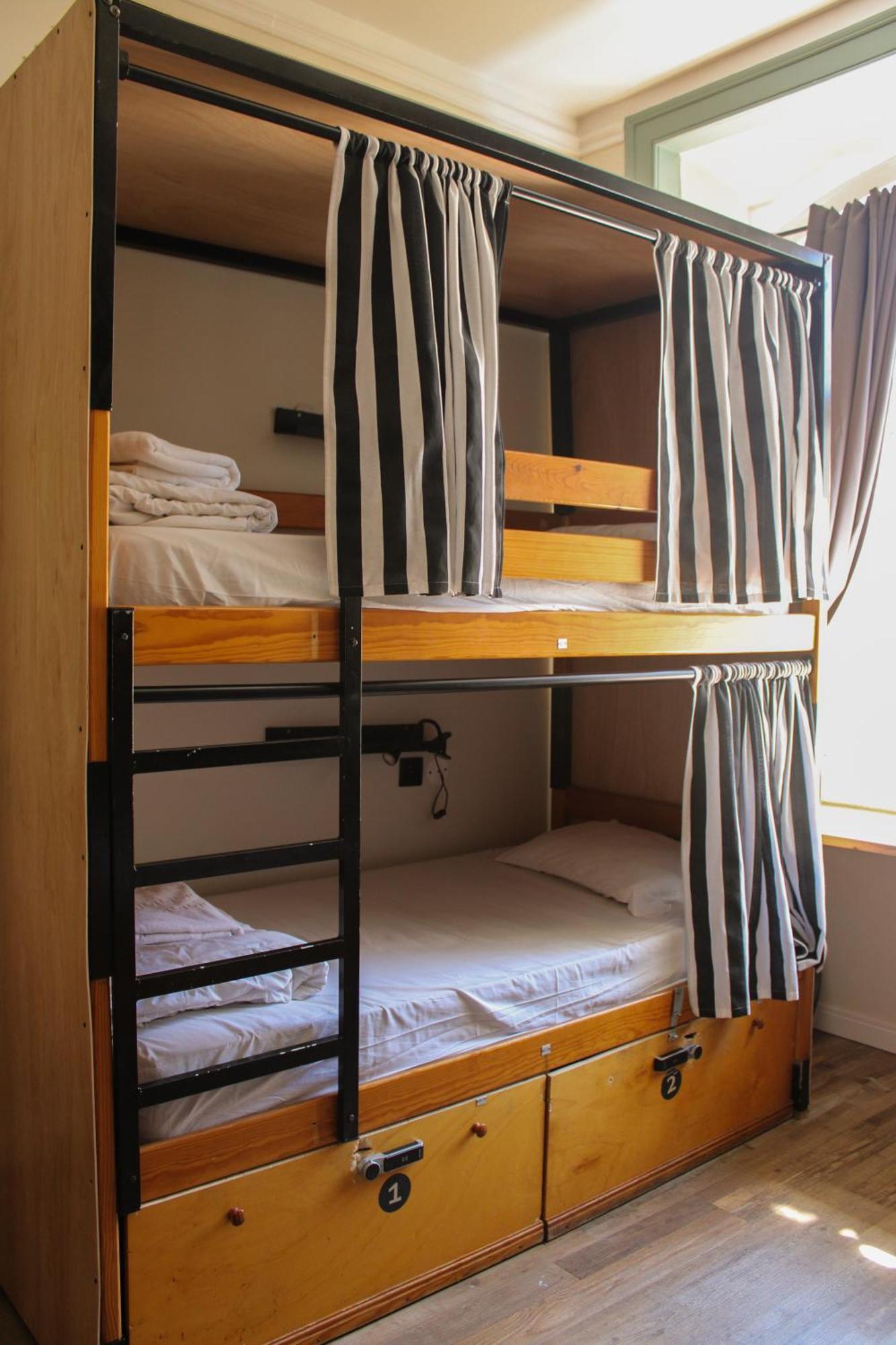 Bed 6-Bed Mixed Dormitory Room