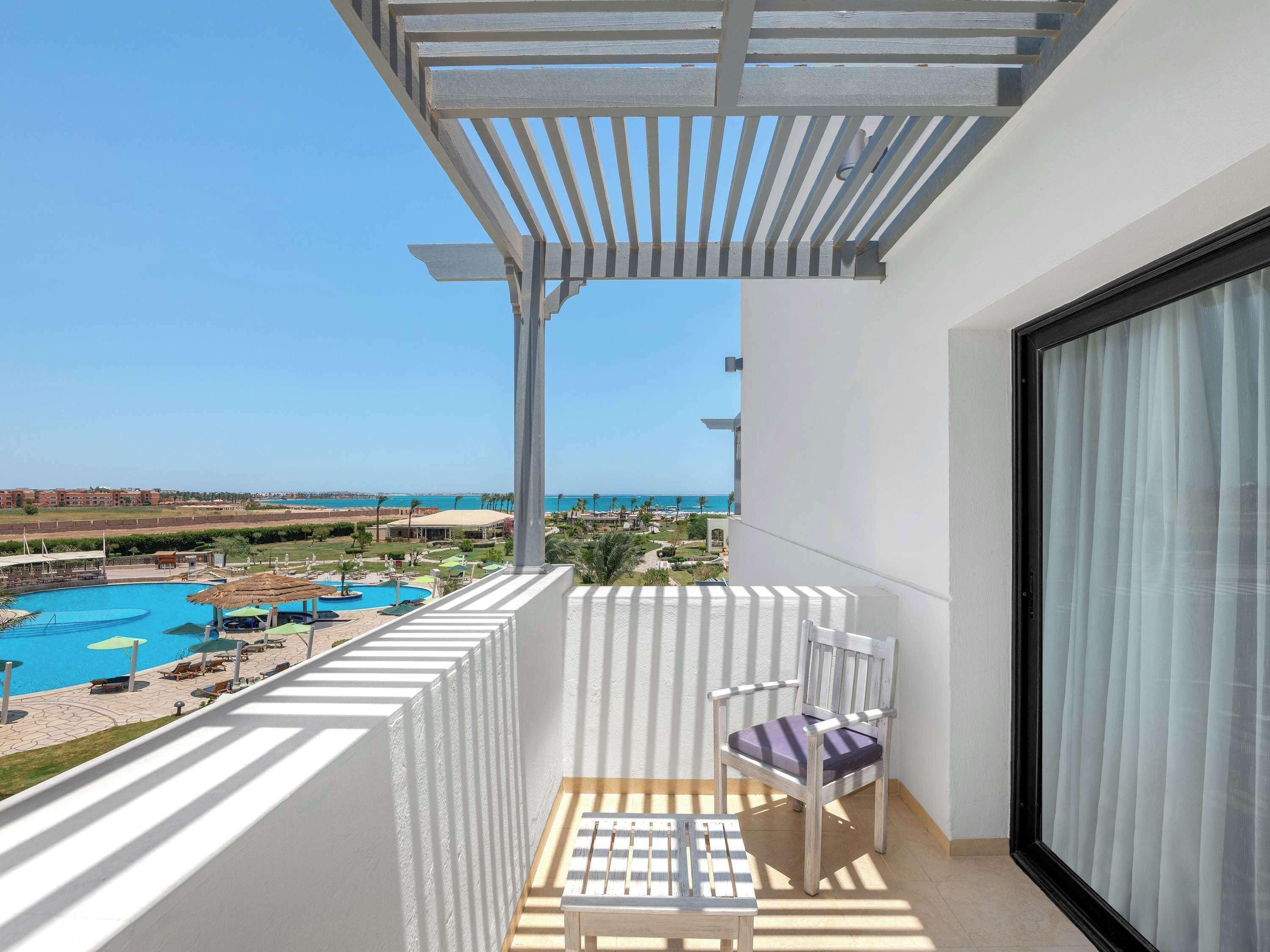 Deluxe Room Two Single Beds Sea View