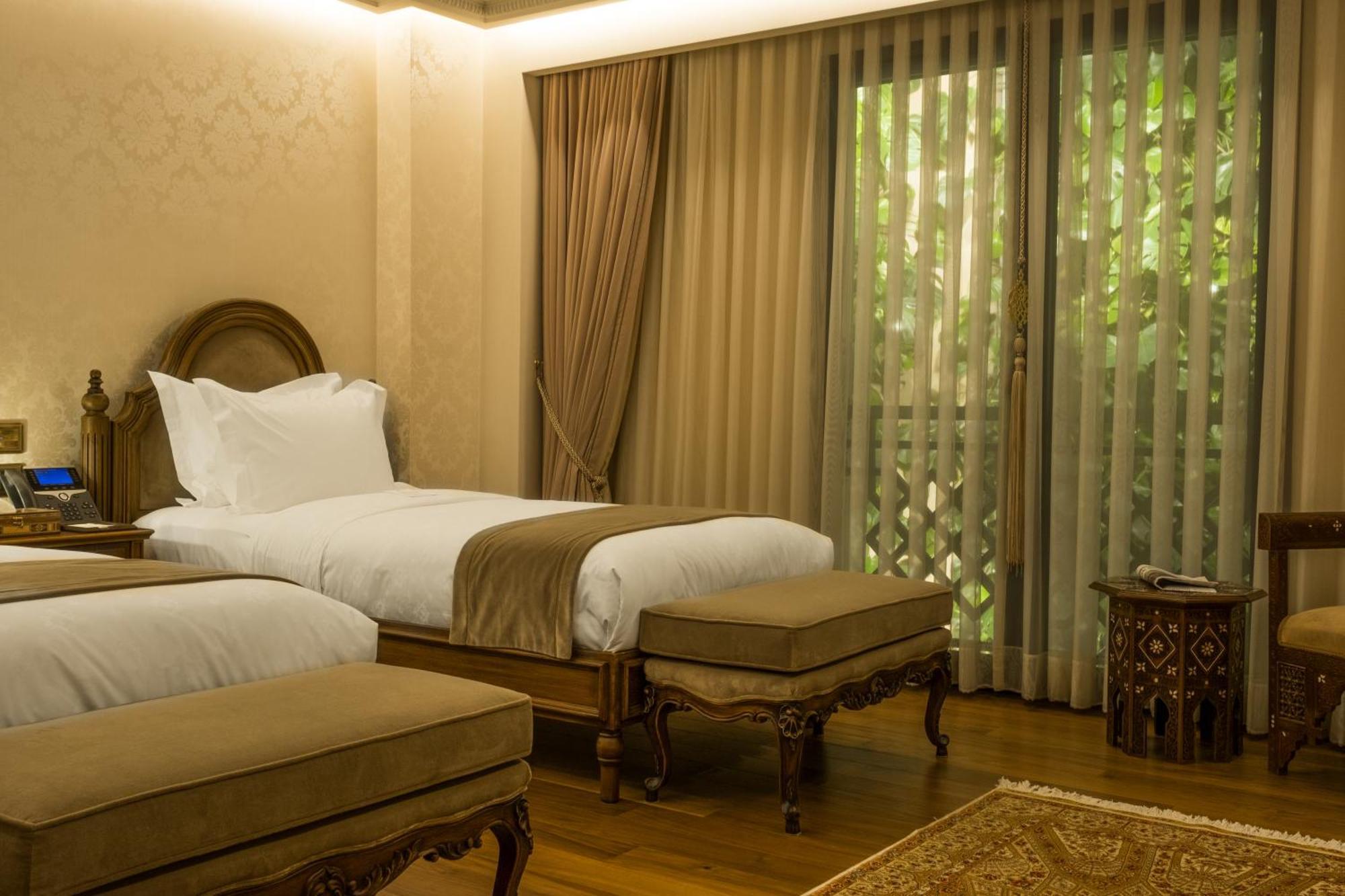 Deluxe Twin Room Vertical Greenery View