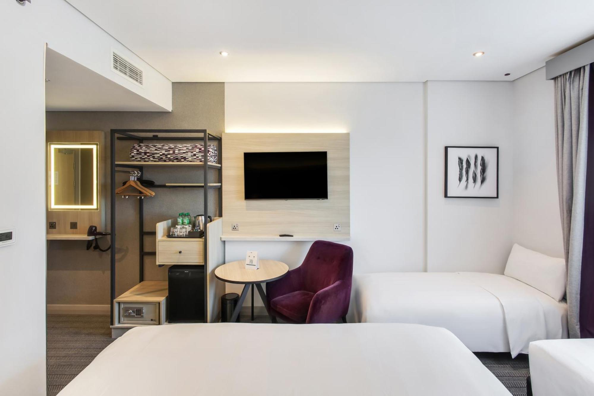 New Style Family Room Non Smoking DXB Airport Shuttle Every 30min to T1&3