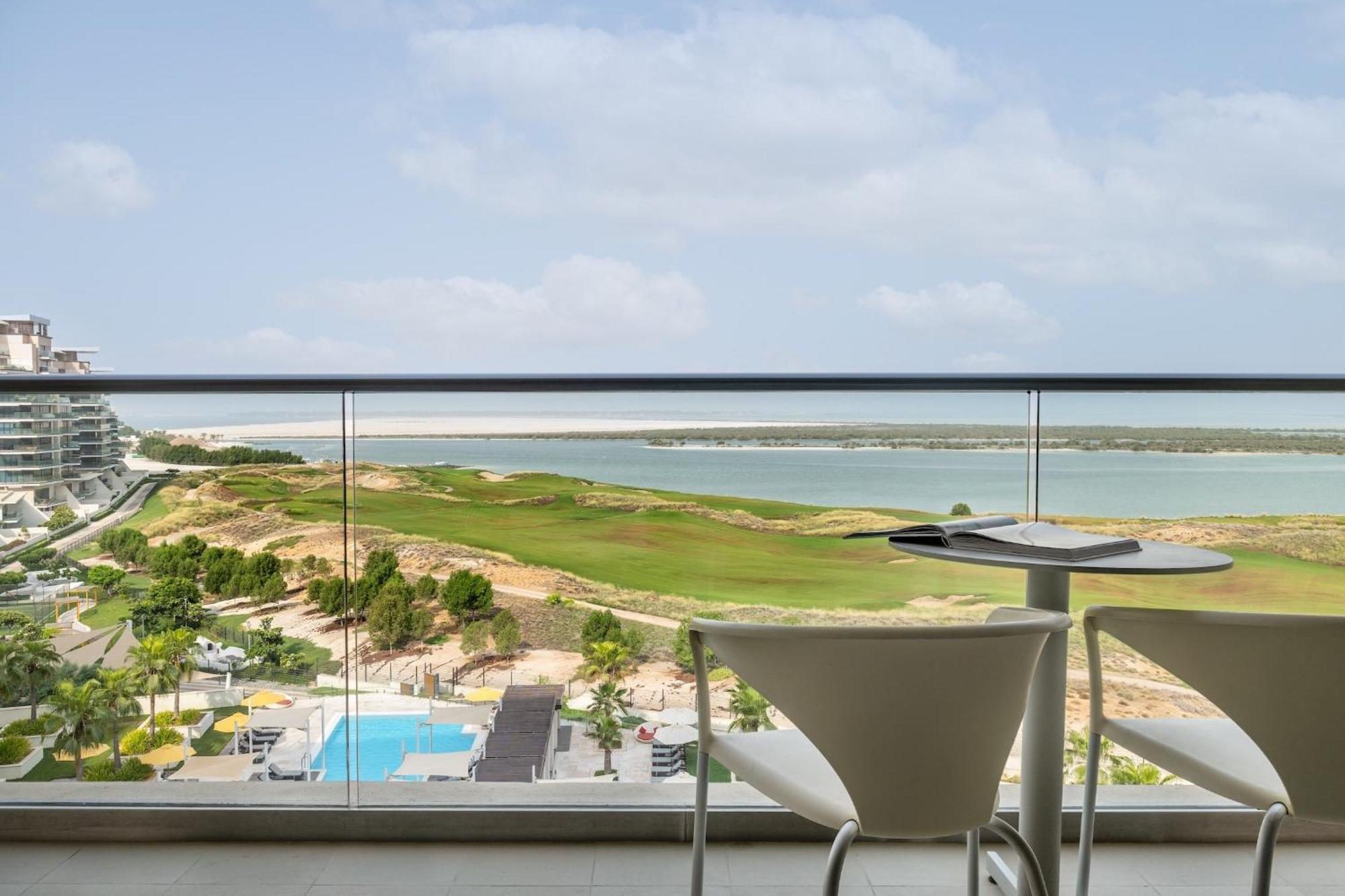 Deluxe Twin Room Sea View Theme Park Access