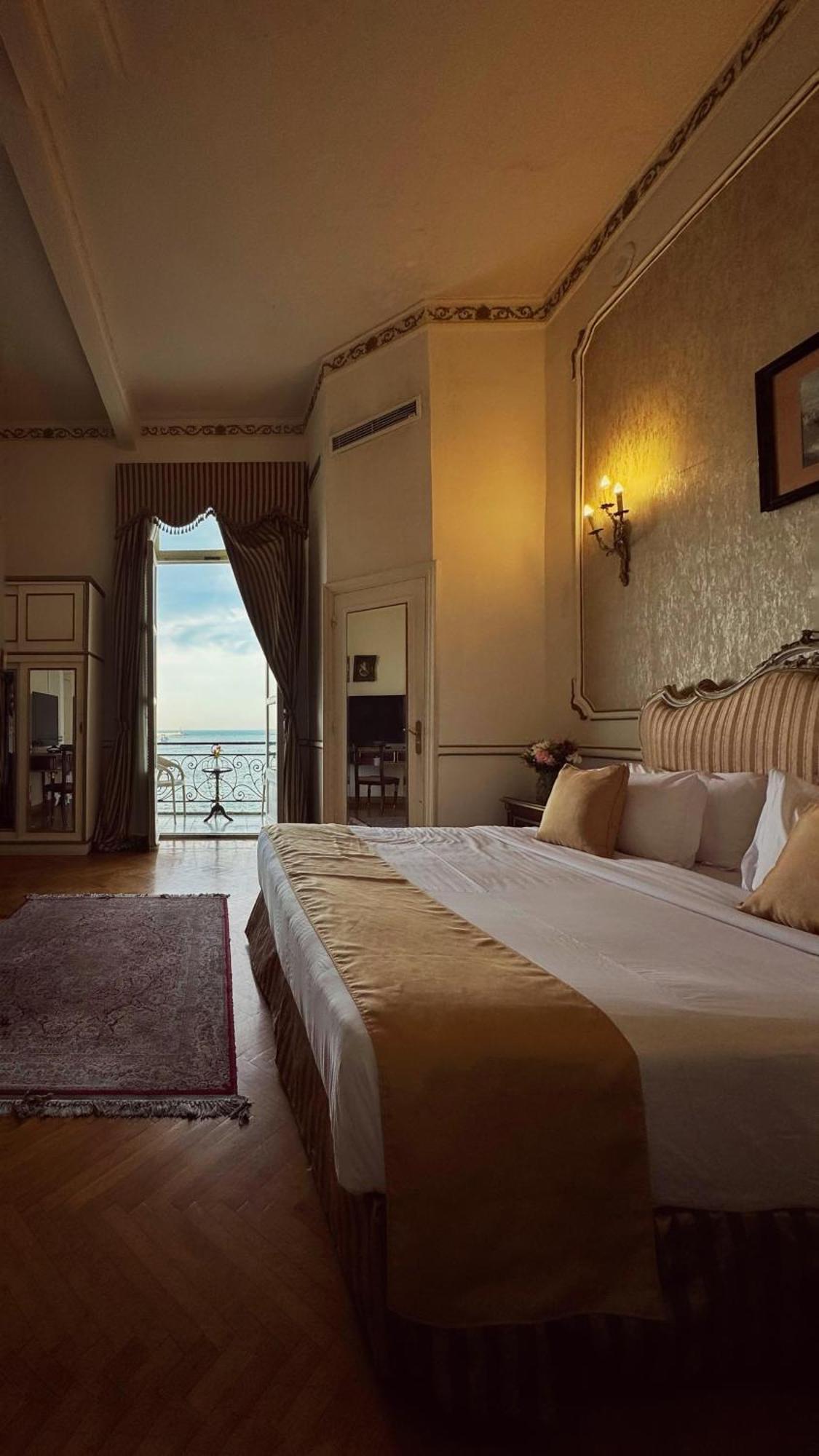 Golden Superior Room Direct Sea View