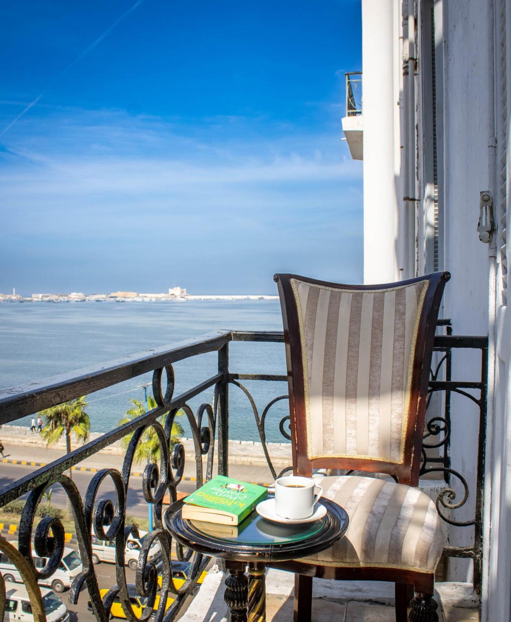 Golden Deluxe Room Partial Sea View