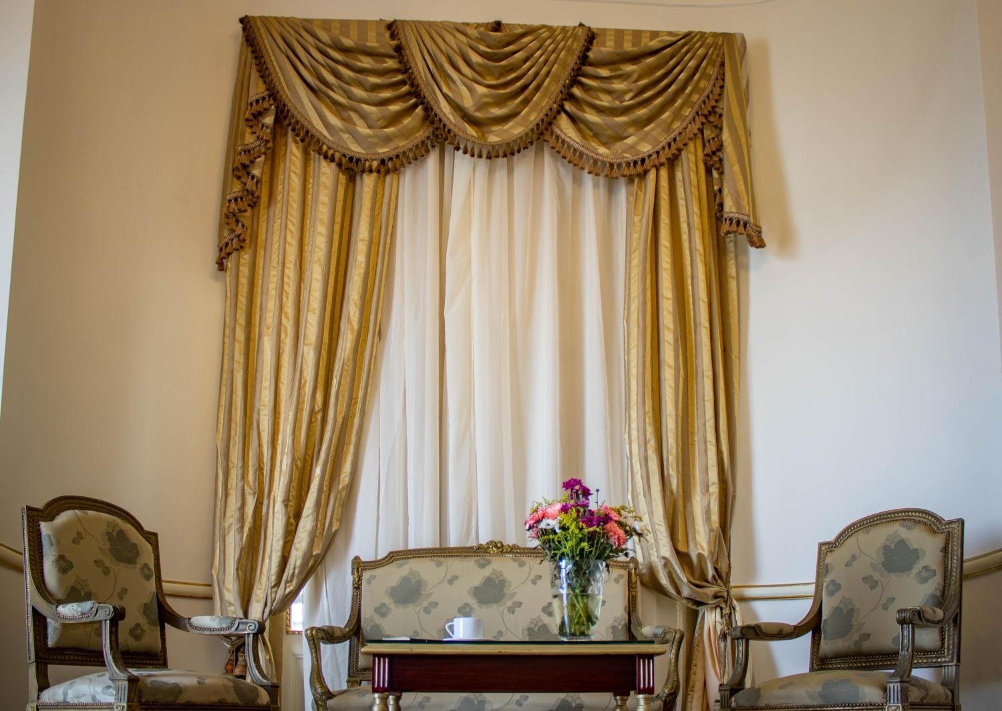 Golden Royal Suite Direct Sea View