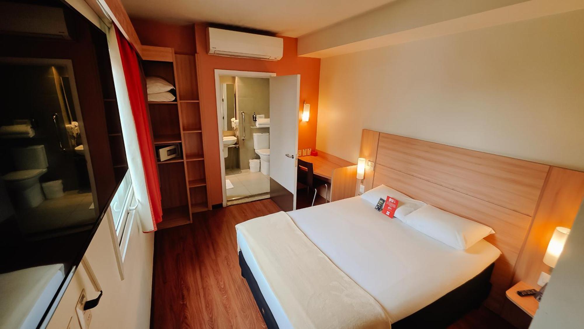 Double Queen Room