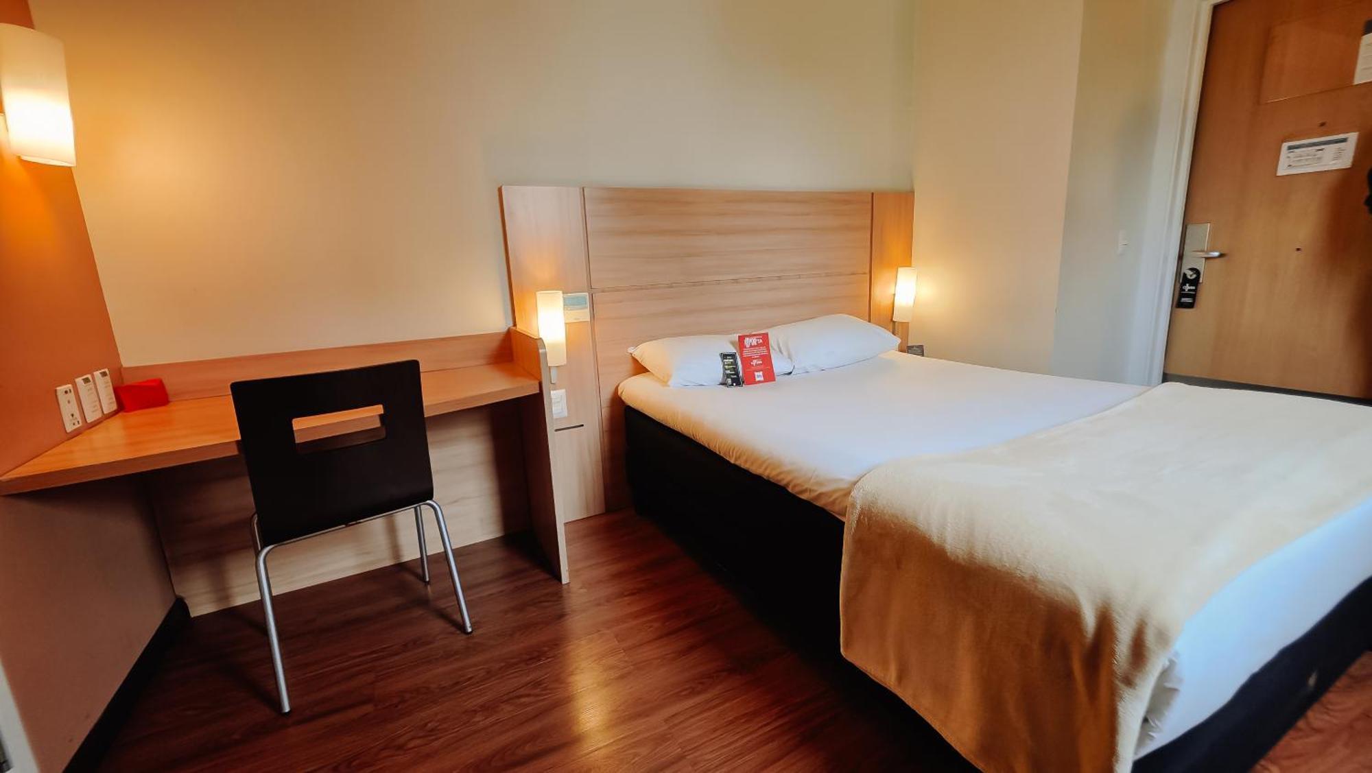 Double Queen Room