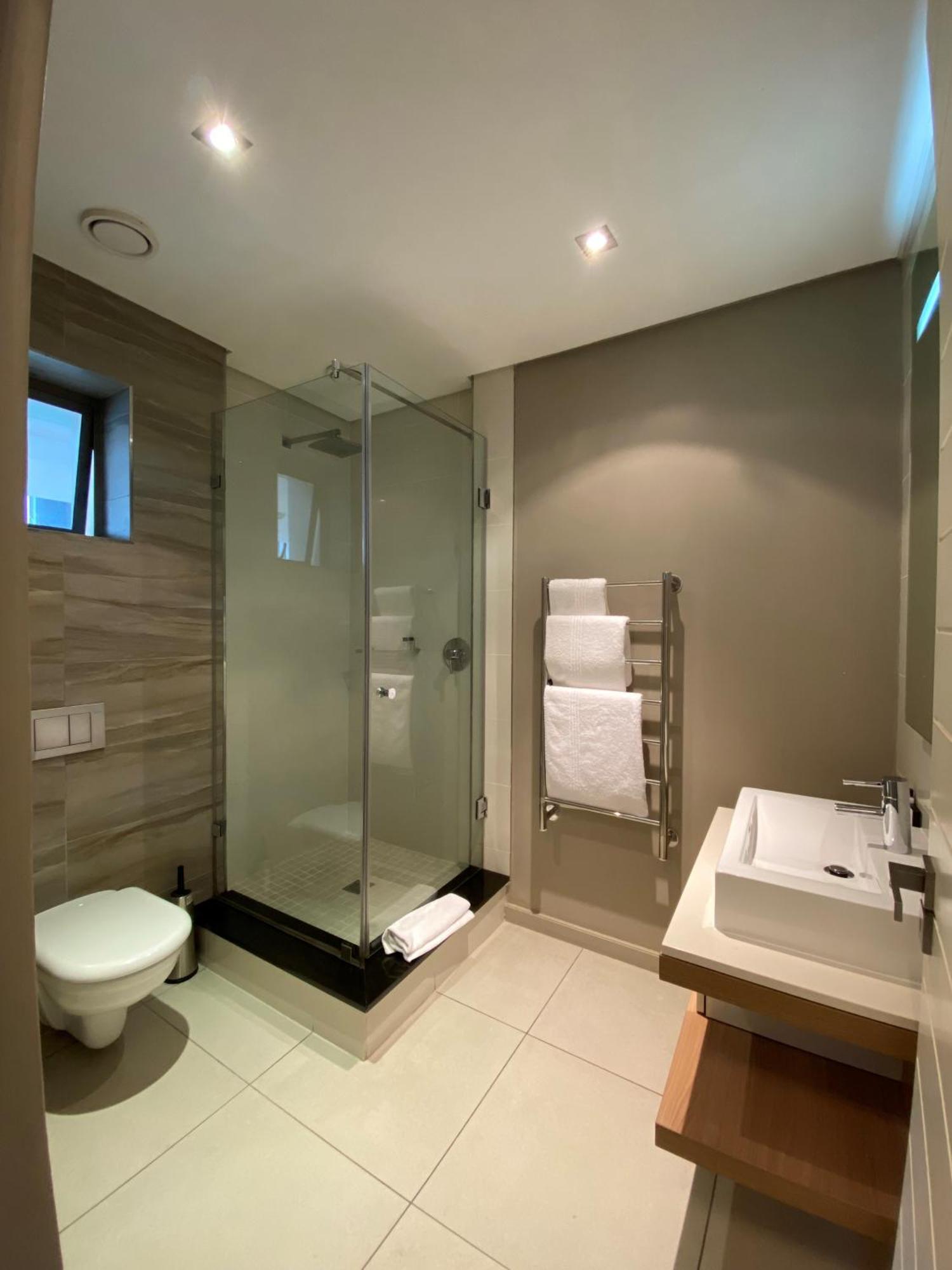 Luxury Studio,1722947068:JPEG