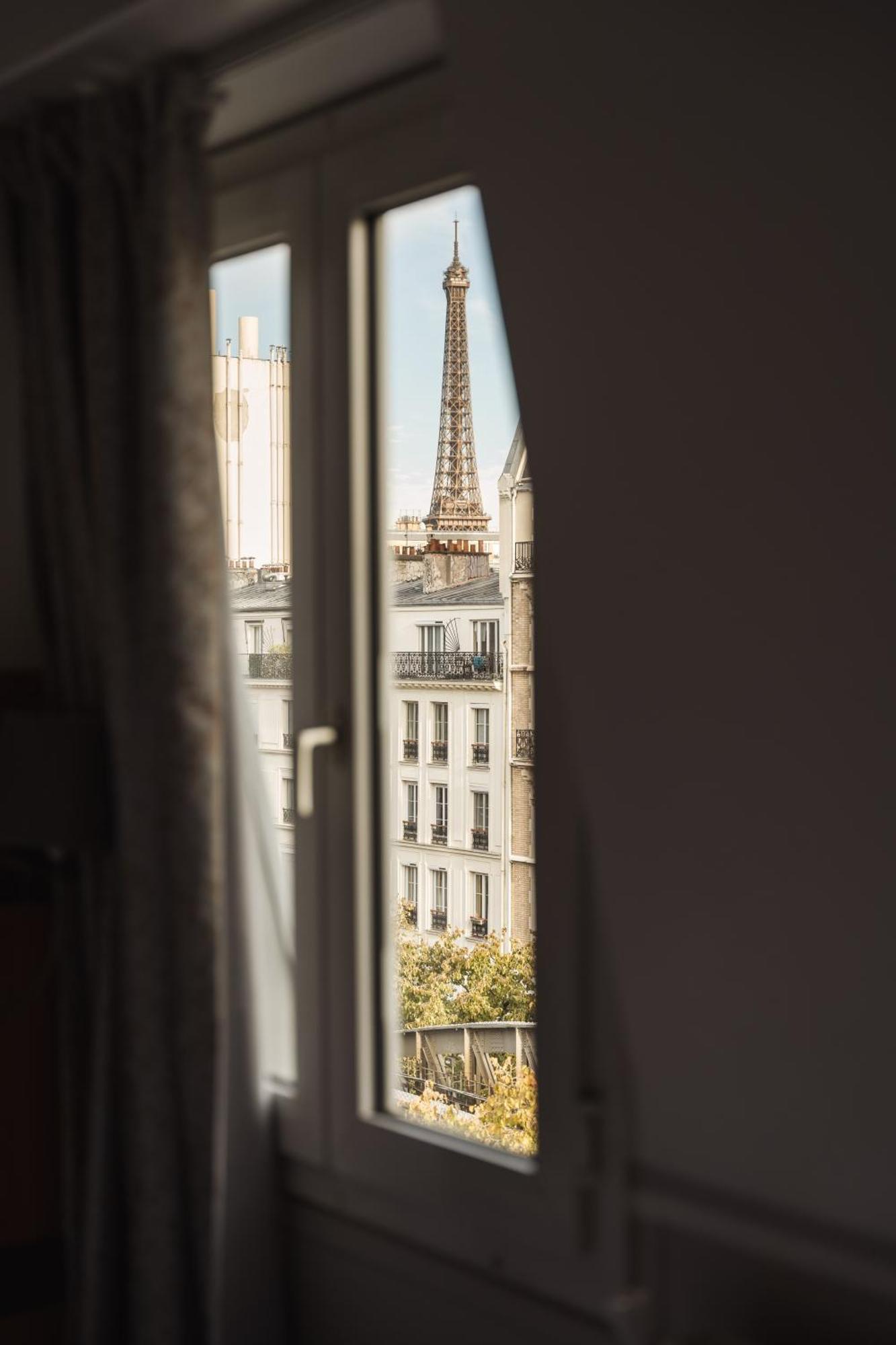 Superior Double Room Eiffel Tower View