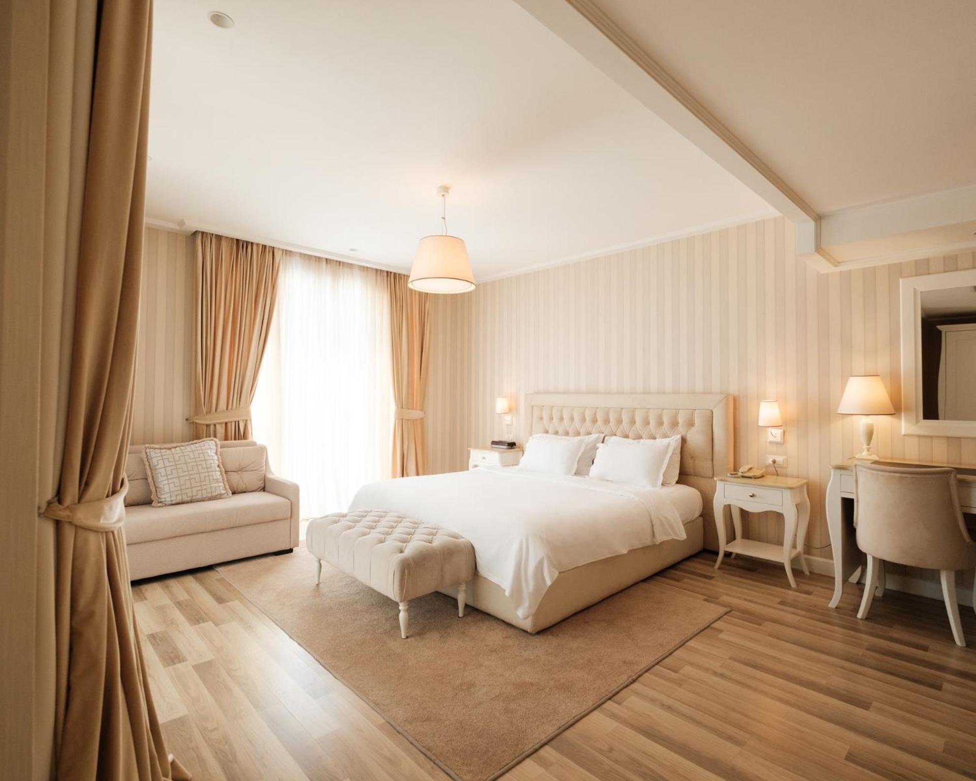 Deluxe tweepersoonskamer met balkon en uitzicht op zee