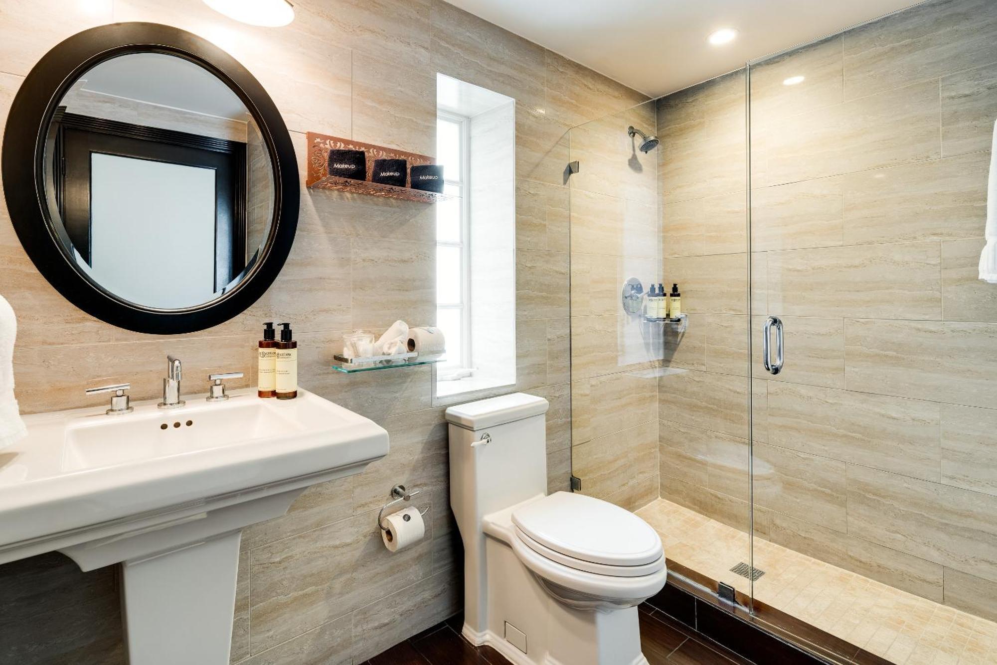 Superior Double Queen Room