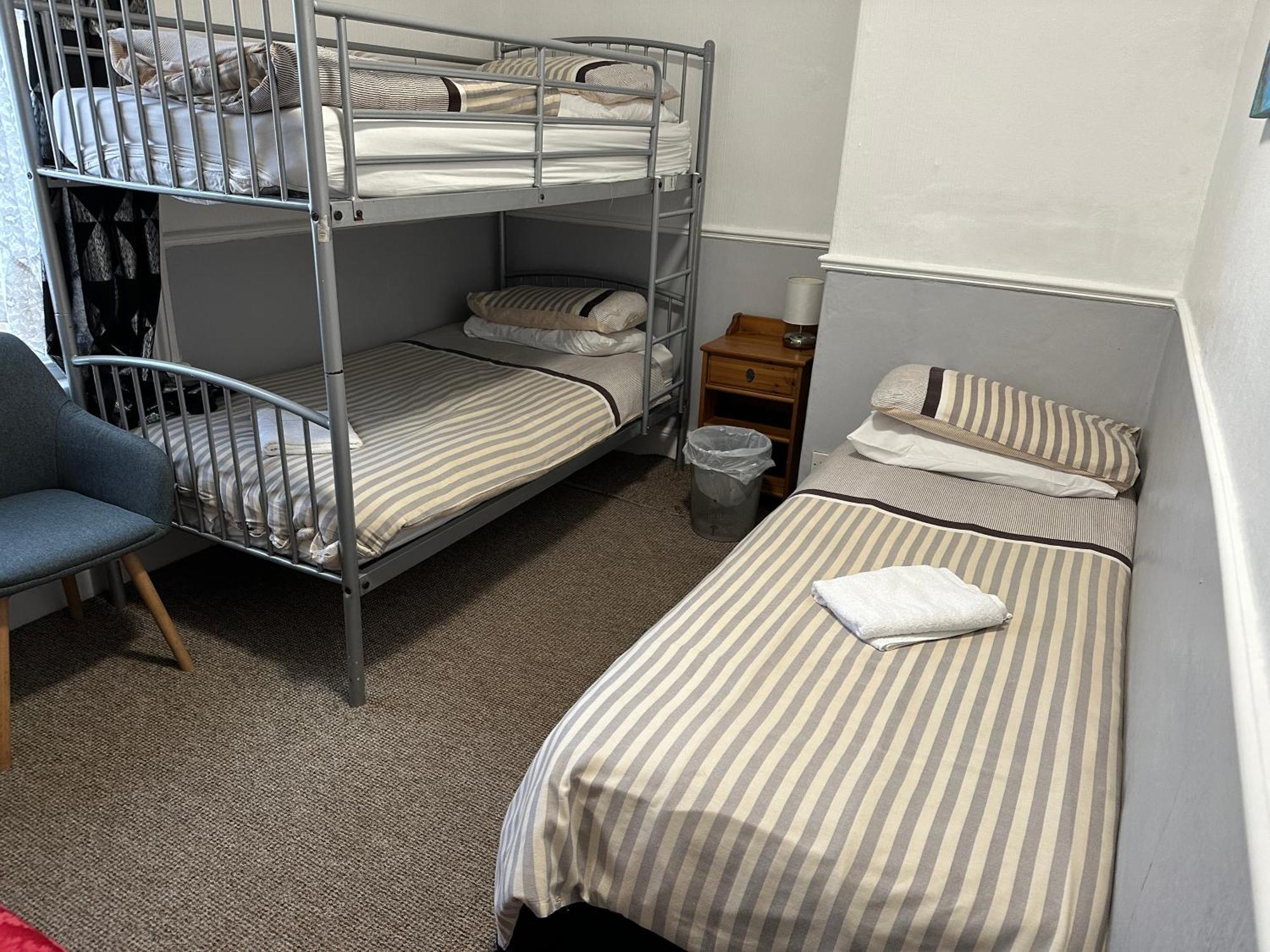 Chambre Familiale avec Salle de Bains