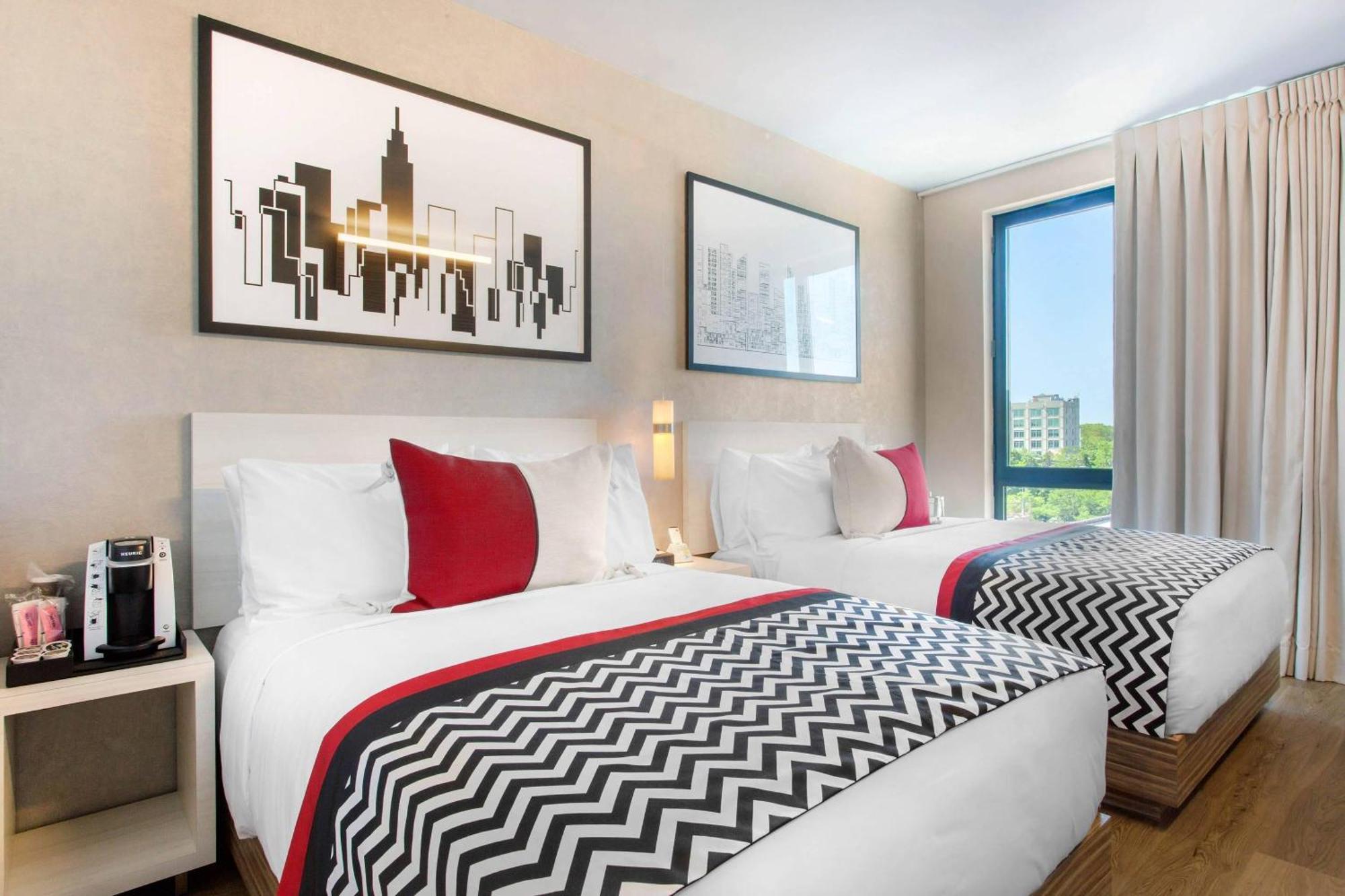 Chambre Double avec 2 Lits Doubles - Non-Fumeurs