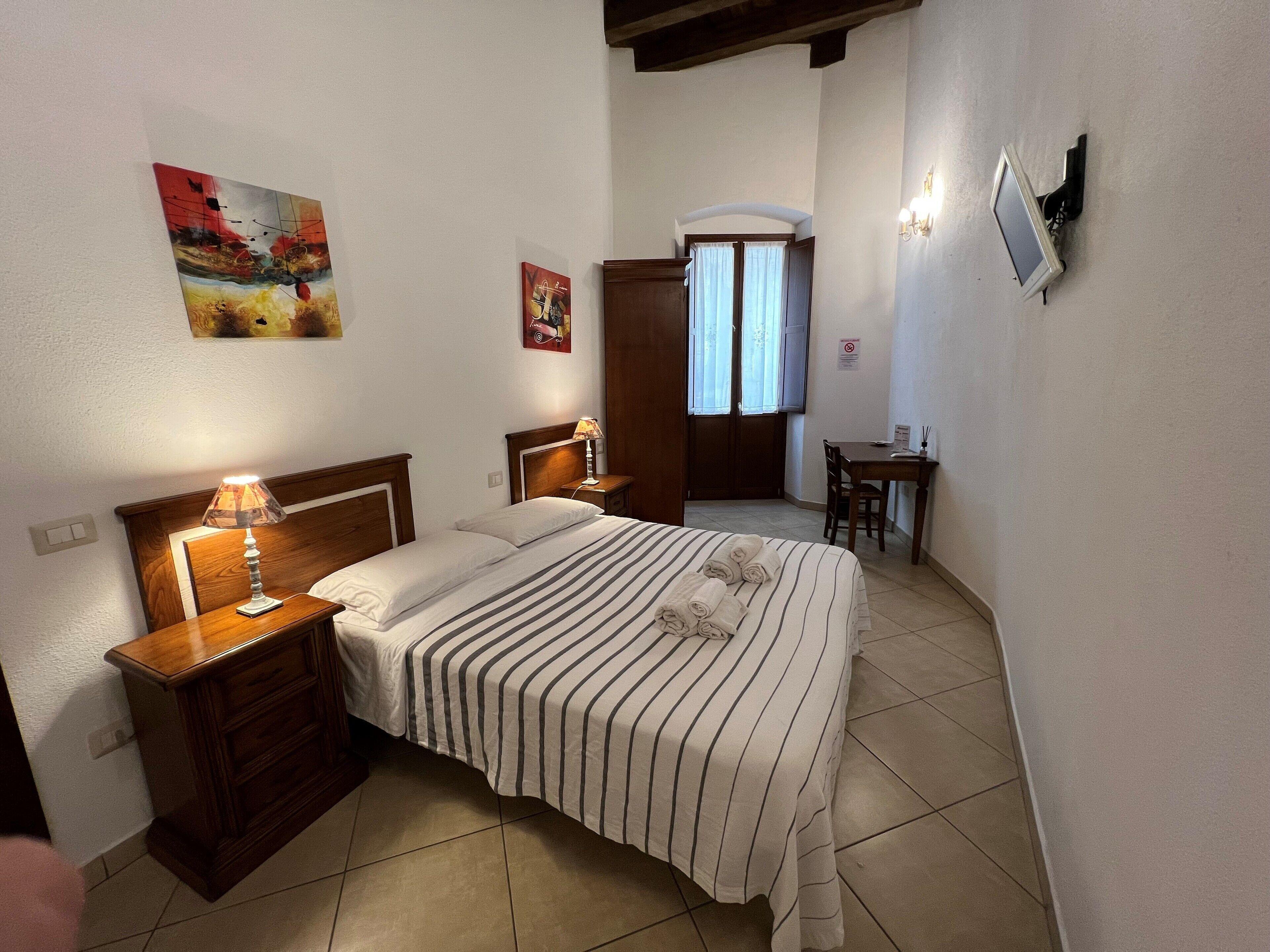 Large Double or Twin Room