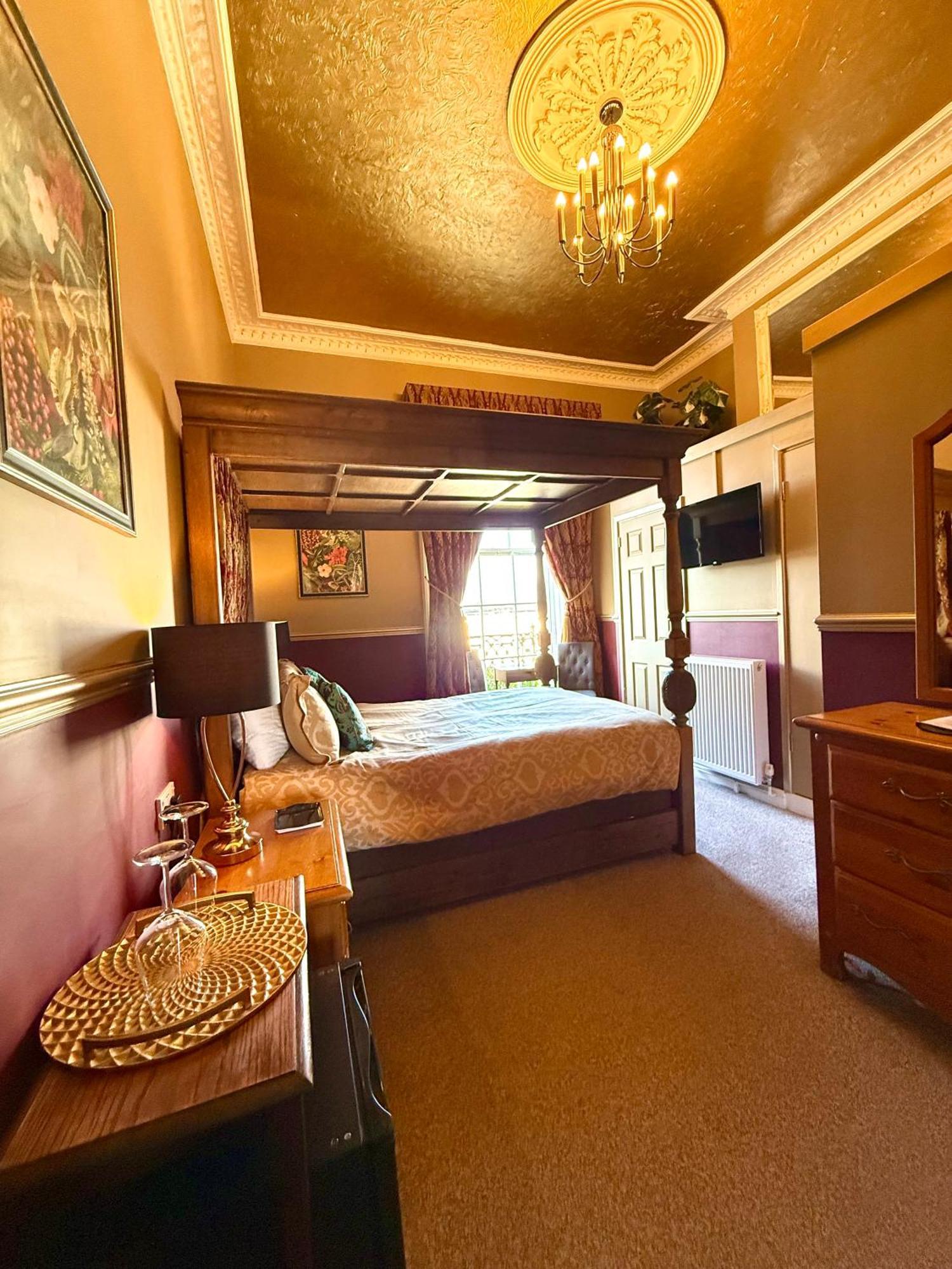 Deluxe King Room