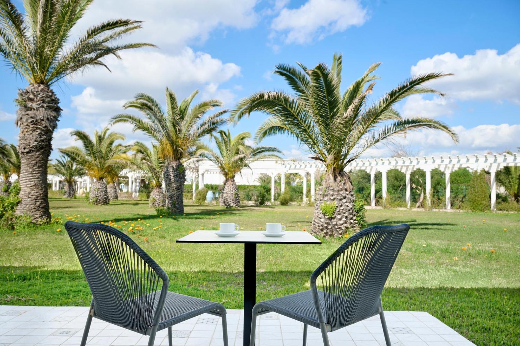 Bungalow Garden View