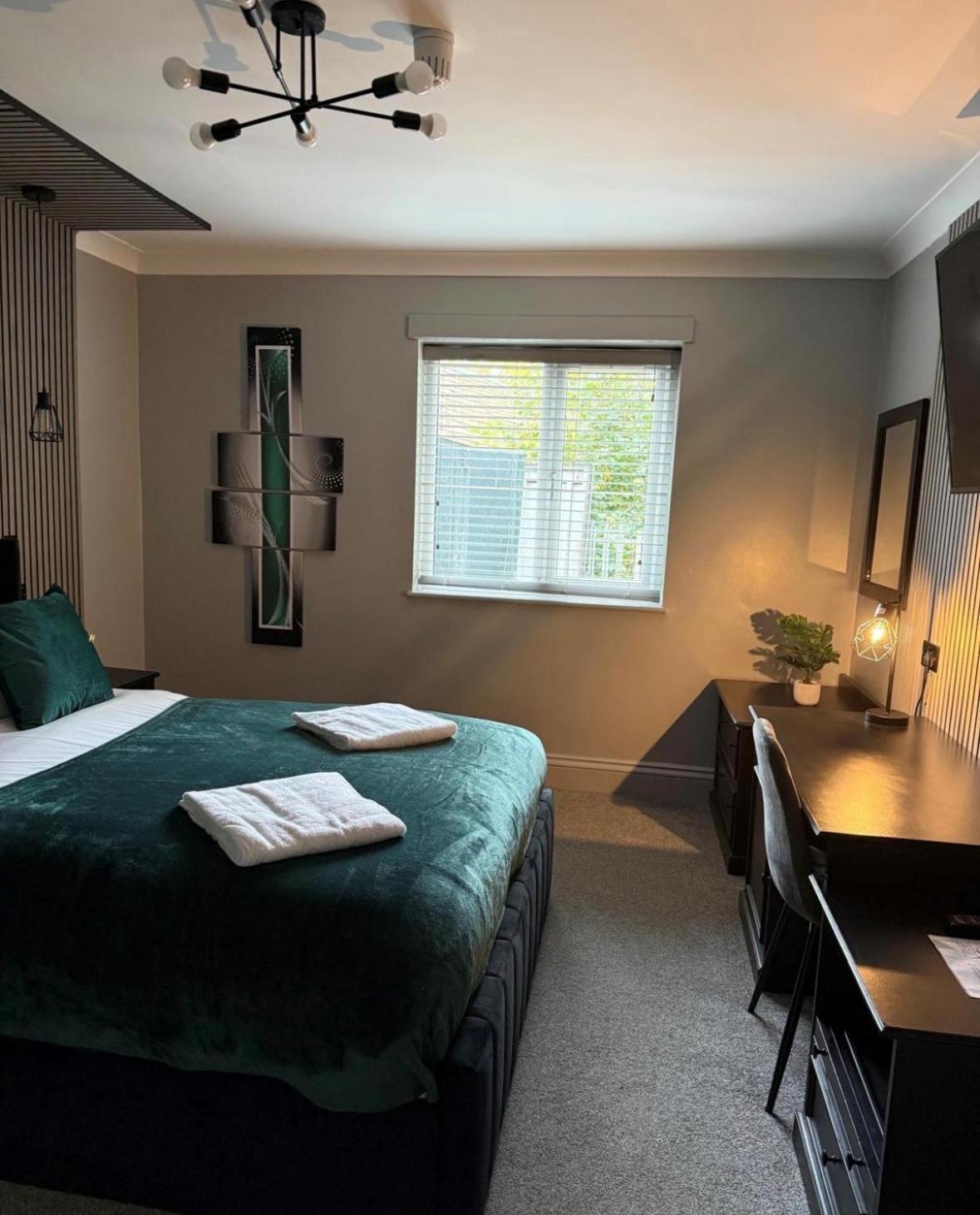 Deluxe King Room