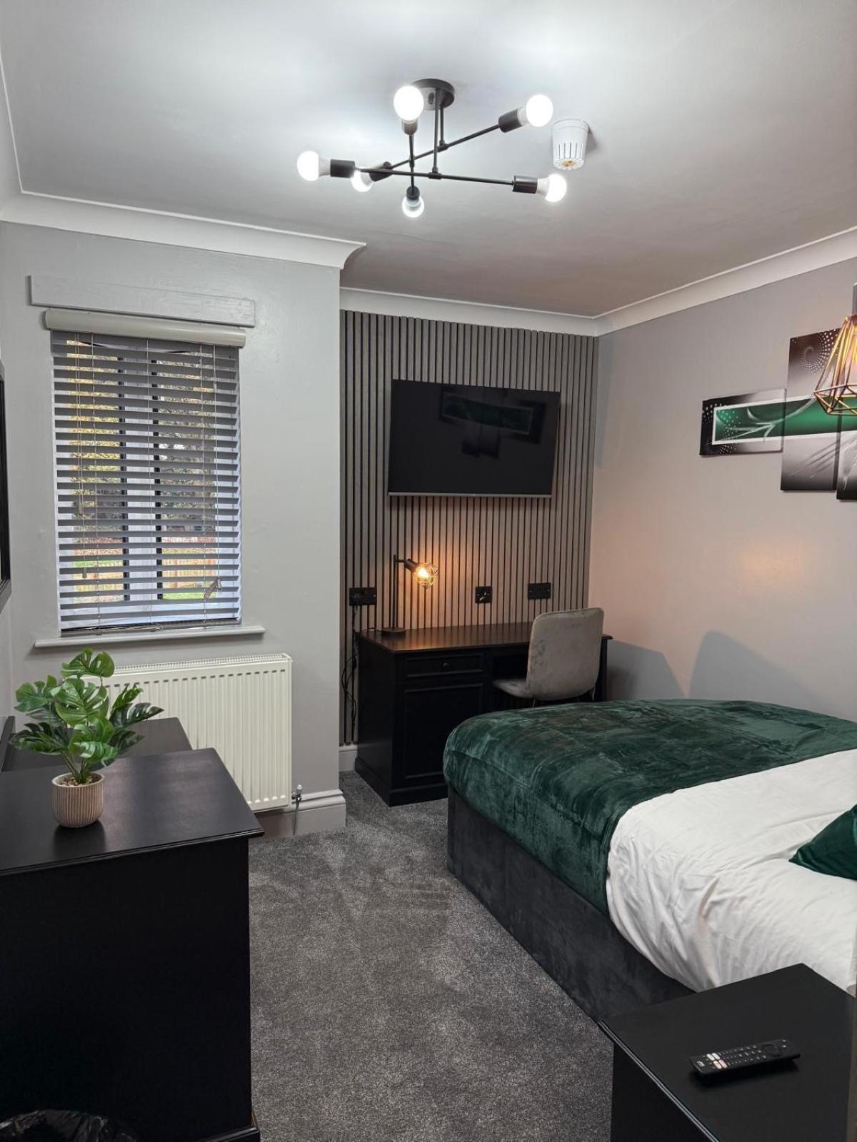 Single Room,1729978042:JPEG