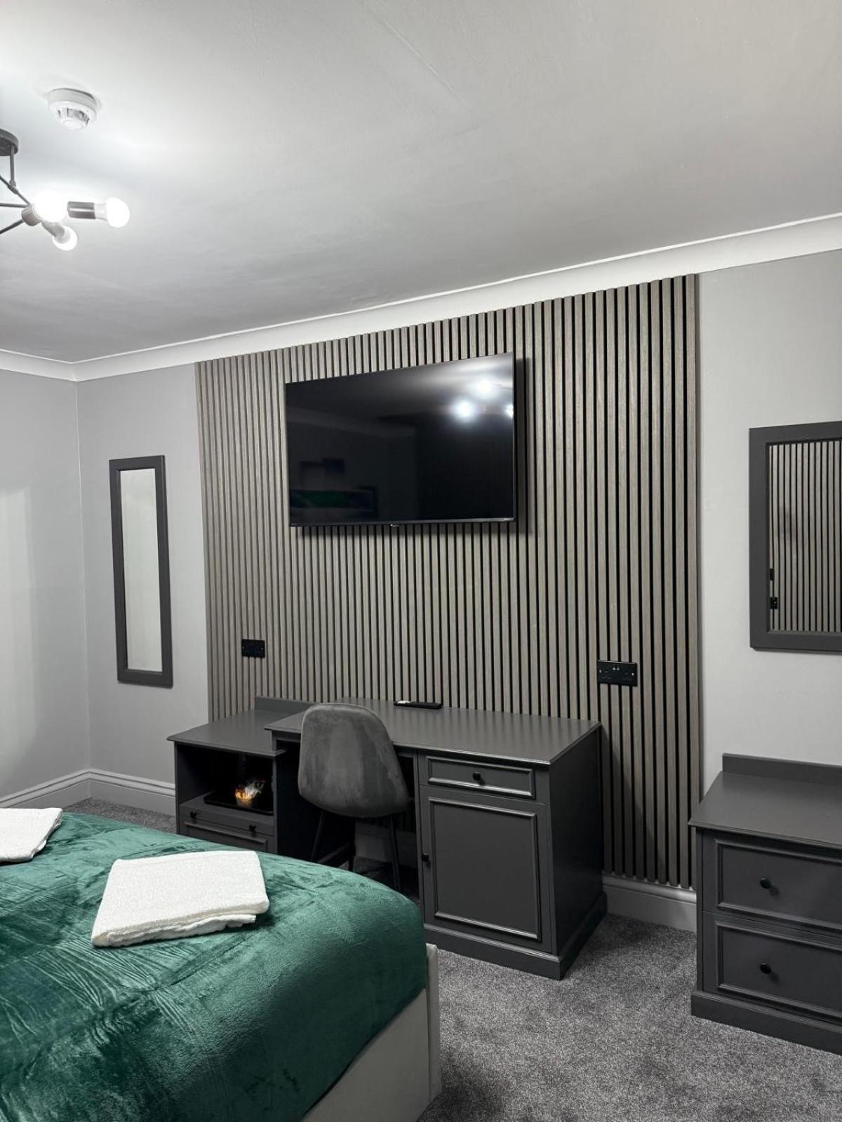 Deluxe King Room