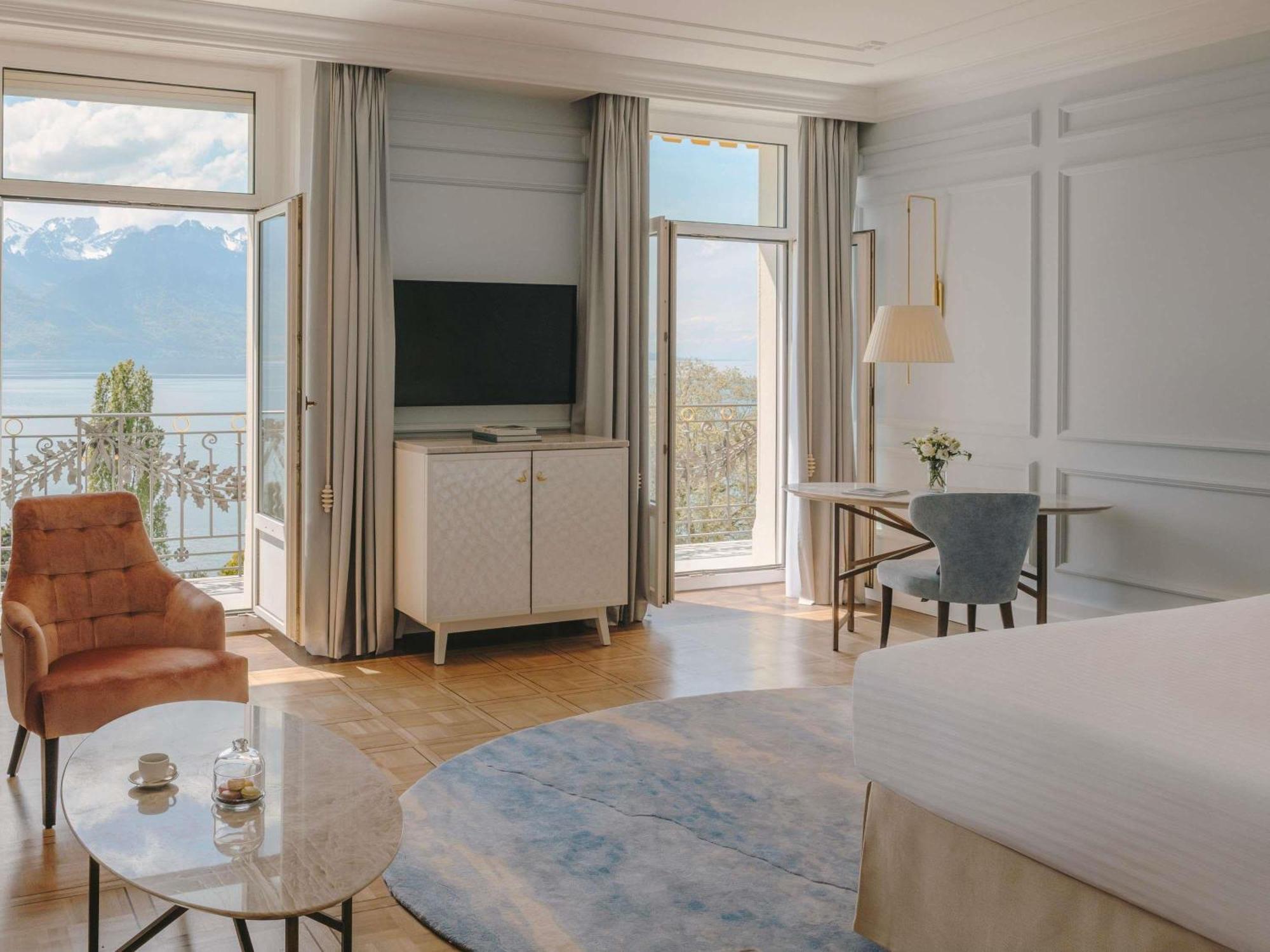 Signature Room Lake View,1770816517:JPEG