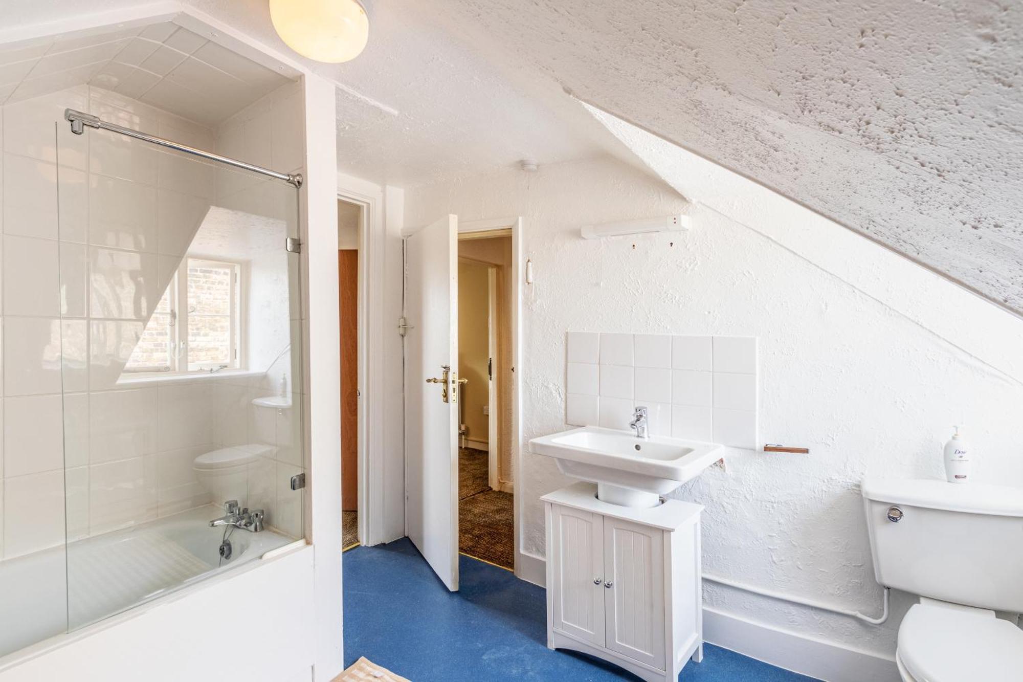 Double Room Private Bathroom