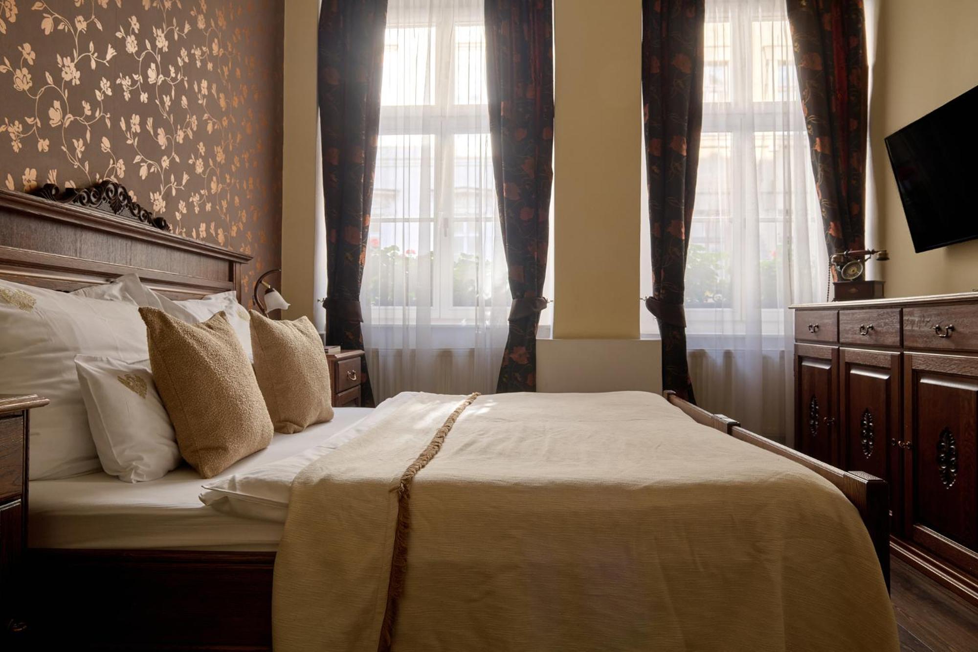 Aristocratic Superior Double Room