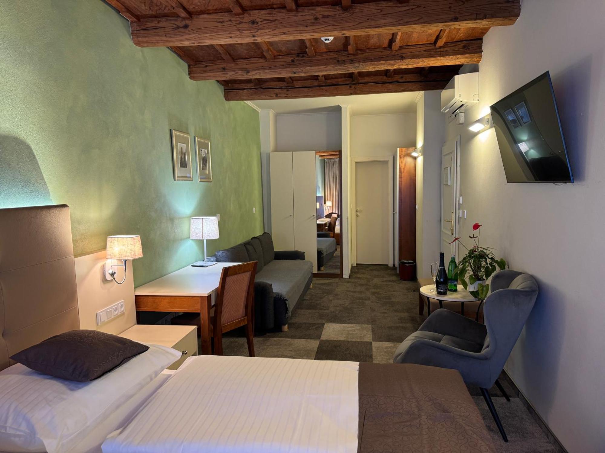 Deluxe Junior Suite