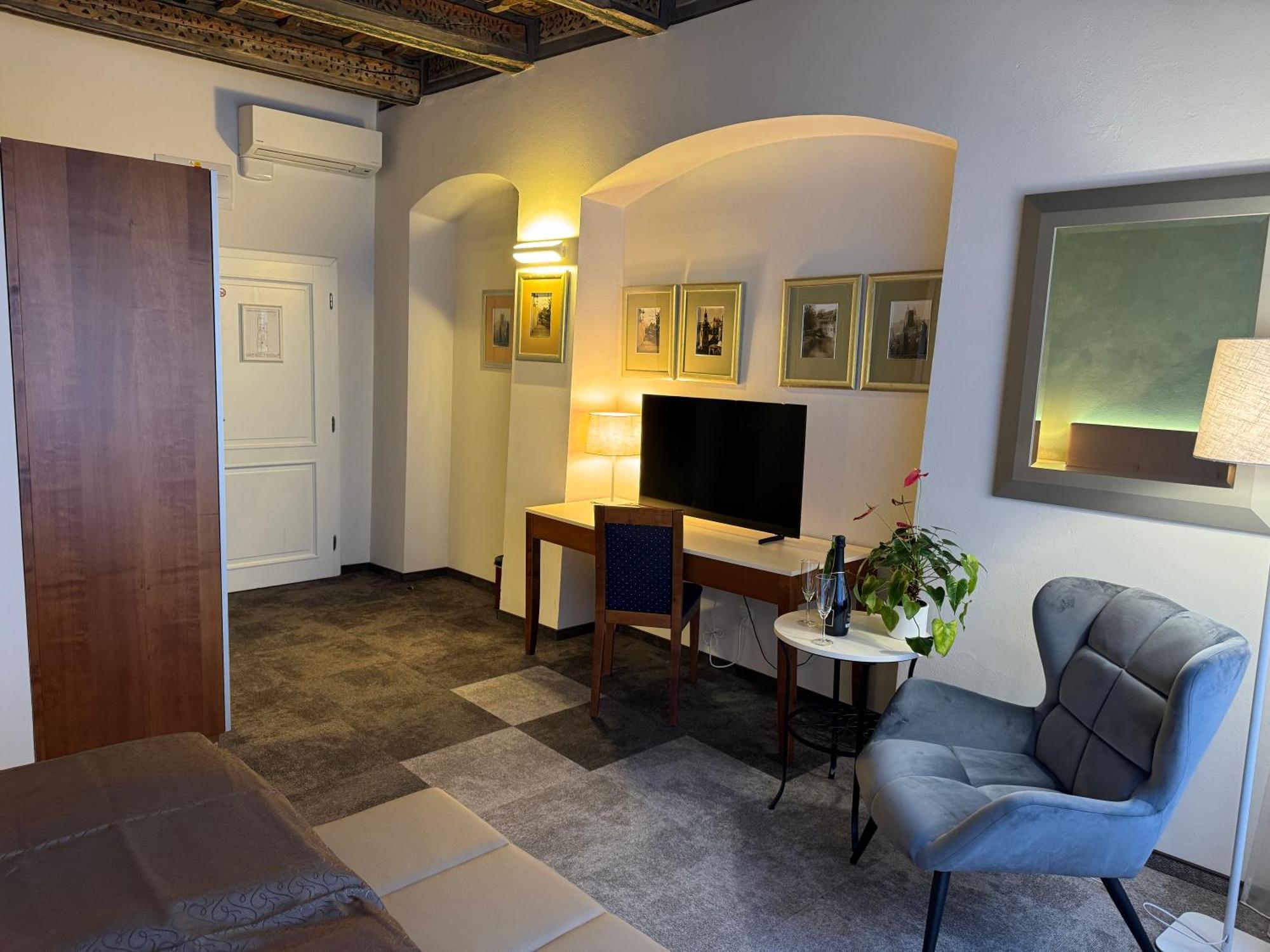 Superior Deluxe Double or Twin Room