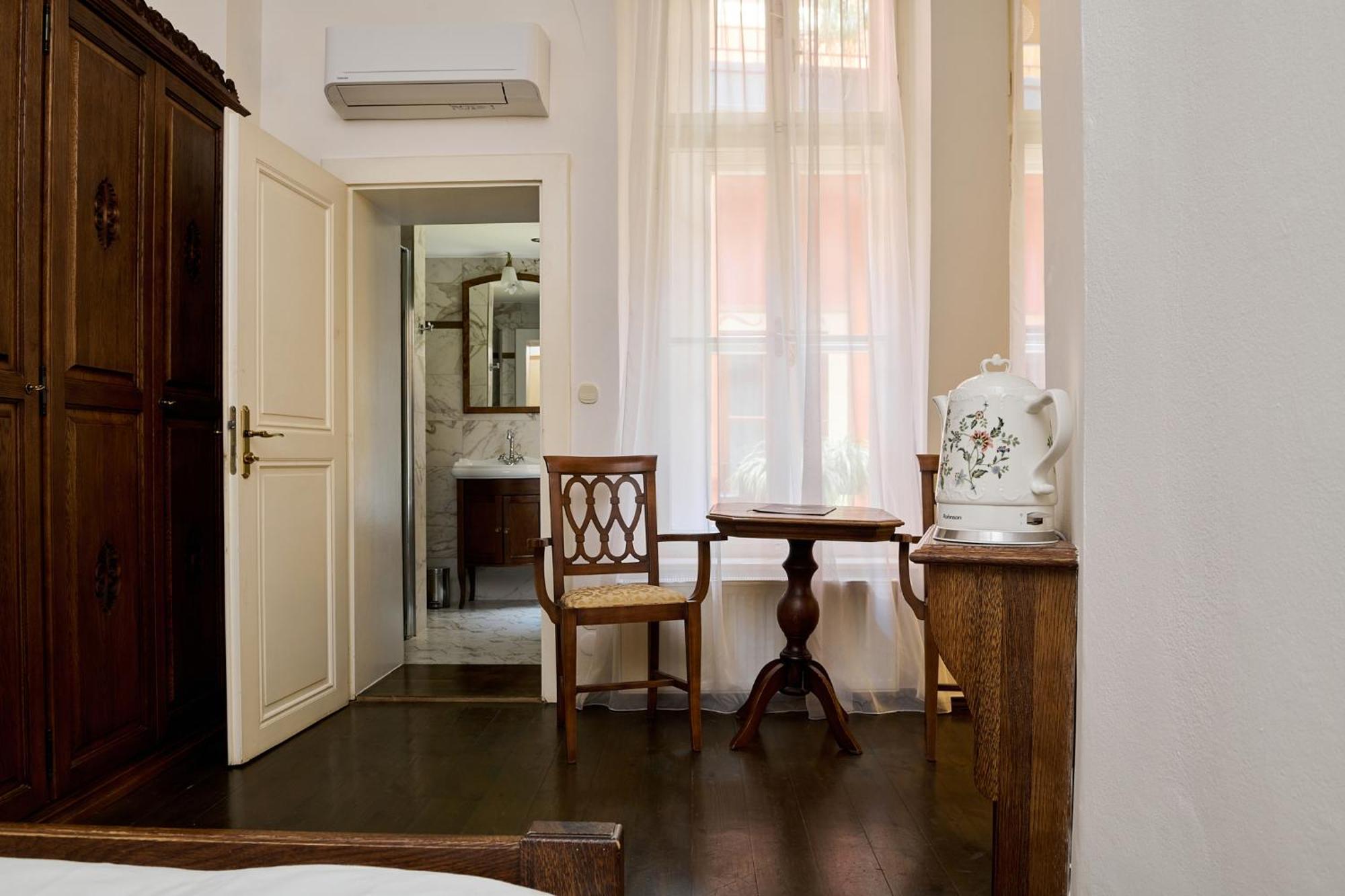 Aristocratic Standard Double Room