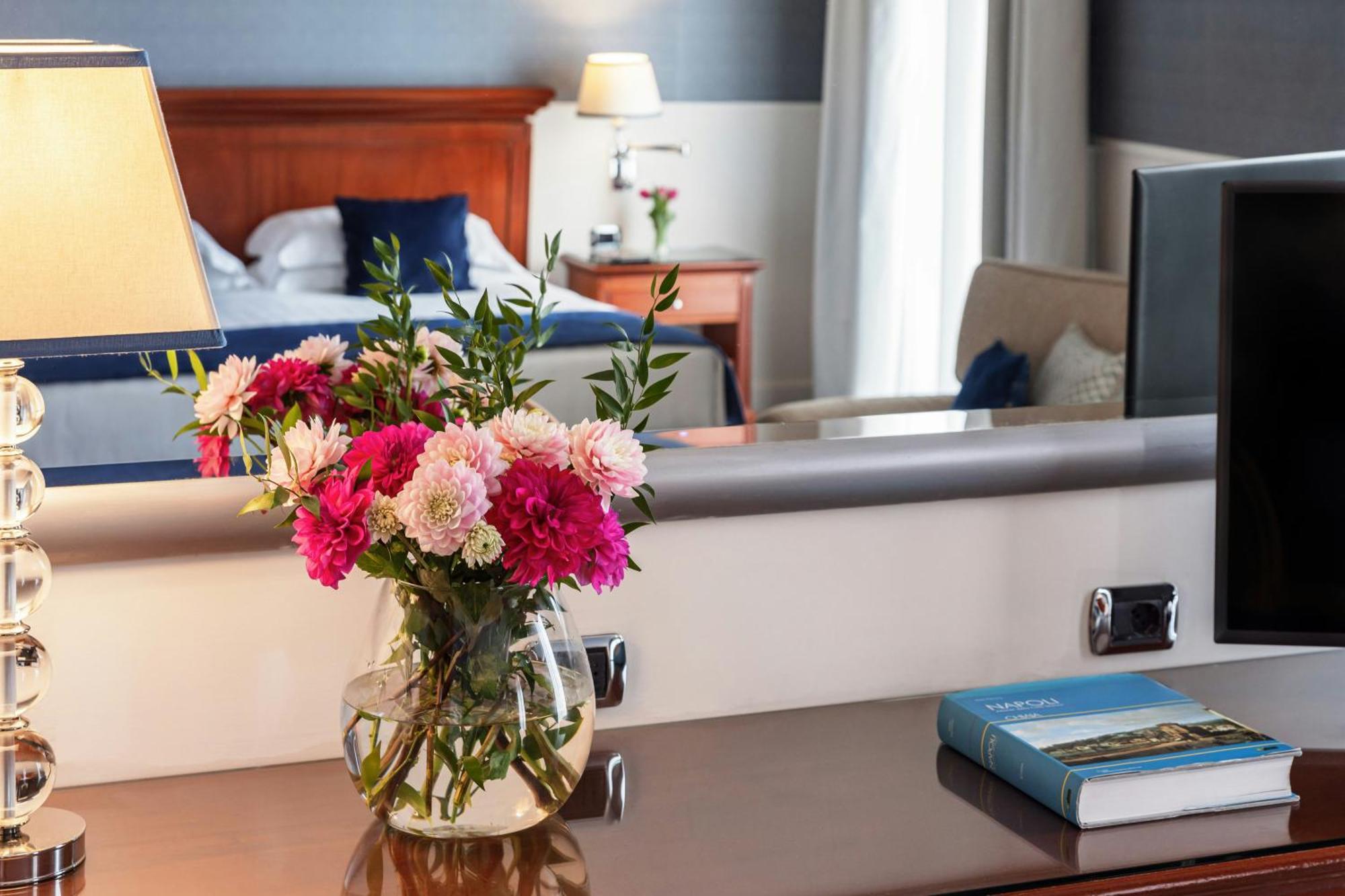 Deluxe Double or Twin Room Vesuvio View