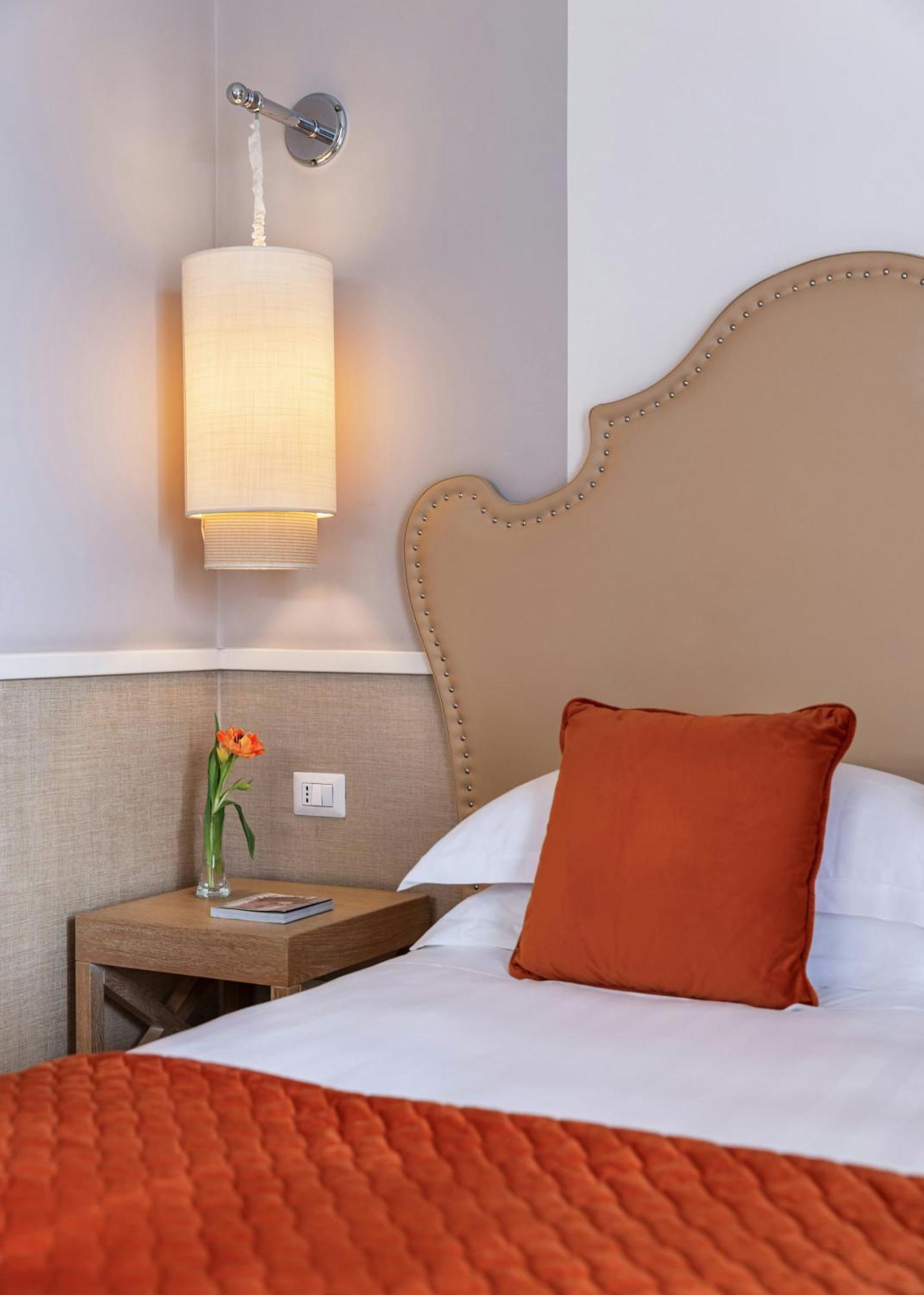 Deluxe Double or Twin Room Vesuvio View