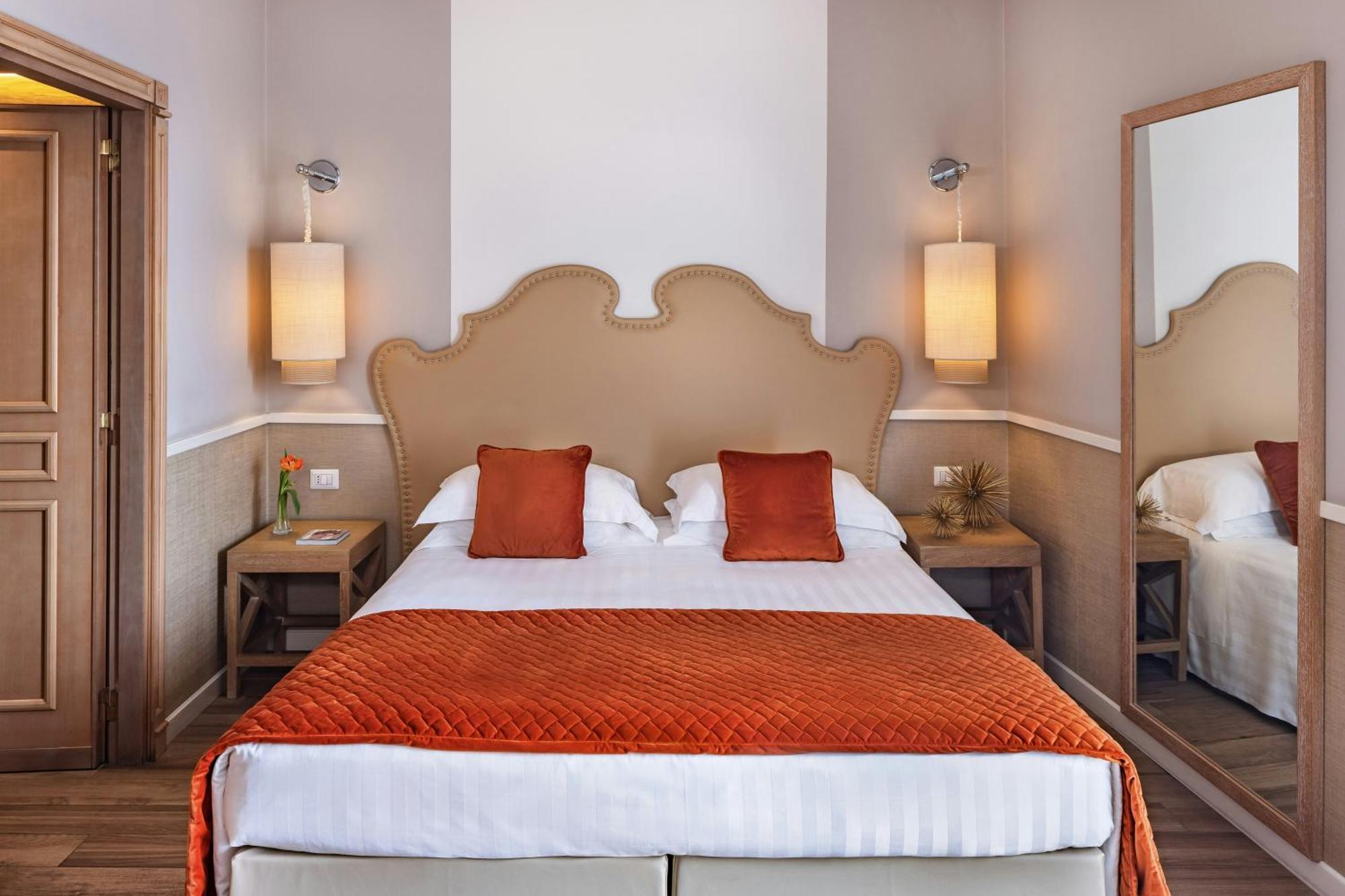 Deluxe Double or Twin Room Vesuvio View
