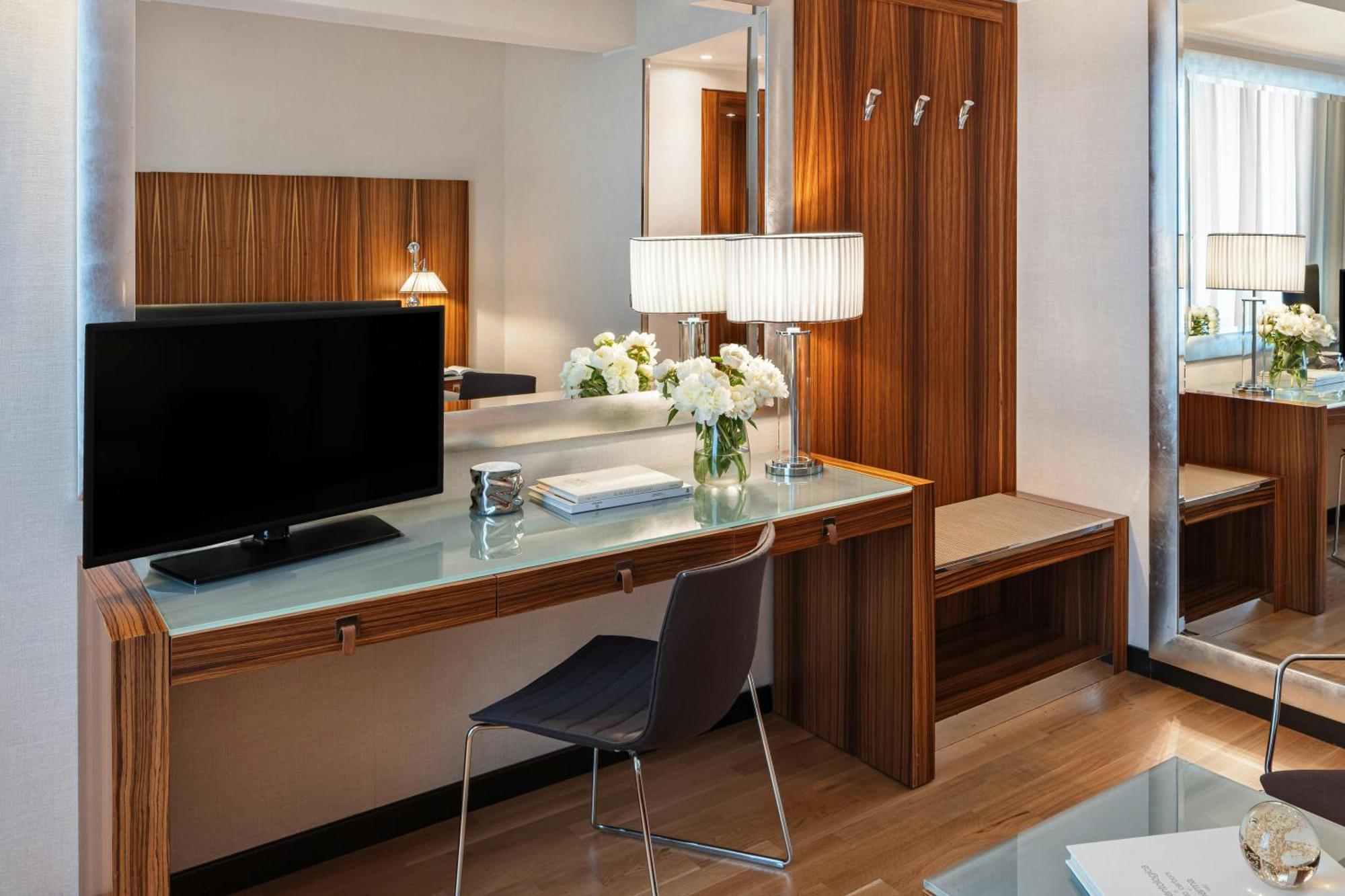 Deluxe Double or Twin Room