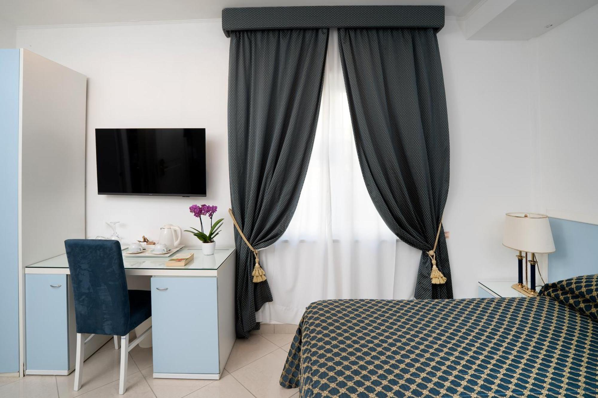 Standard Double Room - No Sea View,1729994423:JPEG