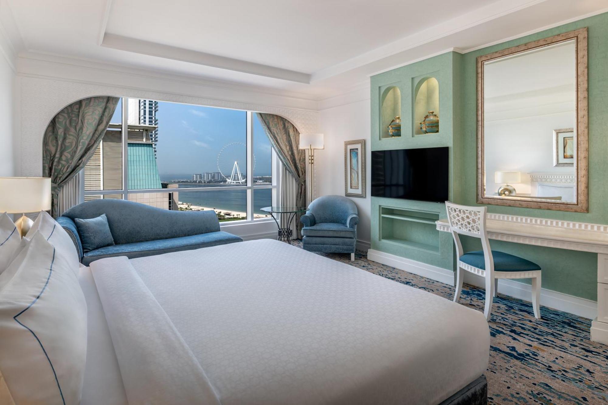 Tower Oceanfront Room – Stunning Sea Views Private Beach Access SPA & Laundry Valid stays until Dec 20th 2026