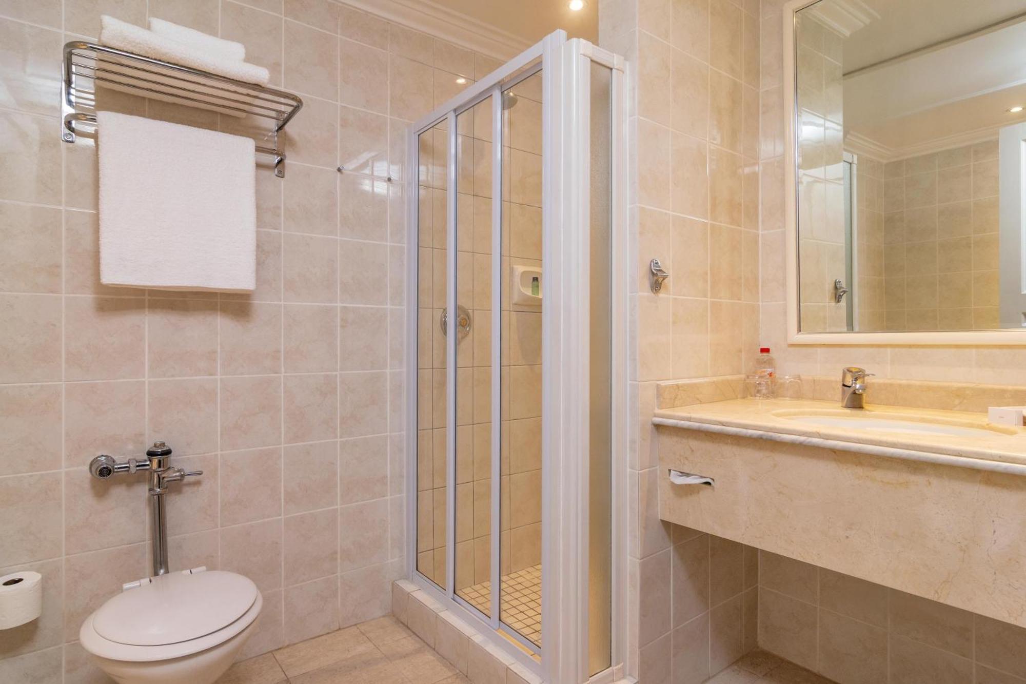 Executive Room Twin Beds Non Smoking