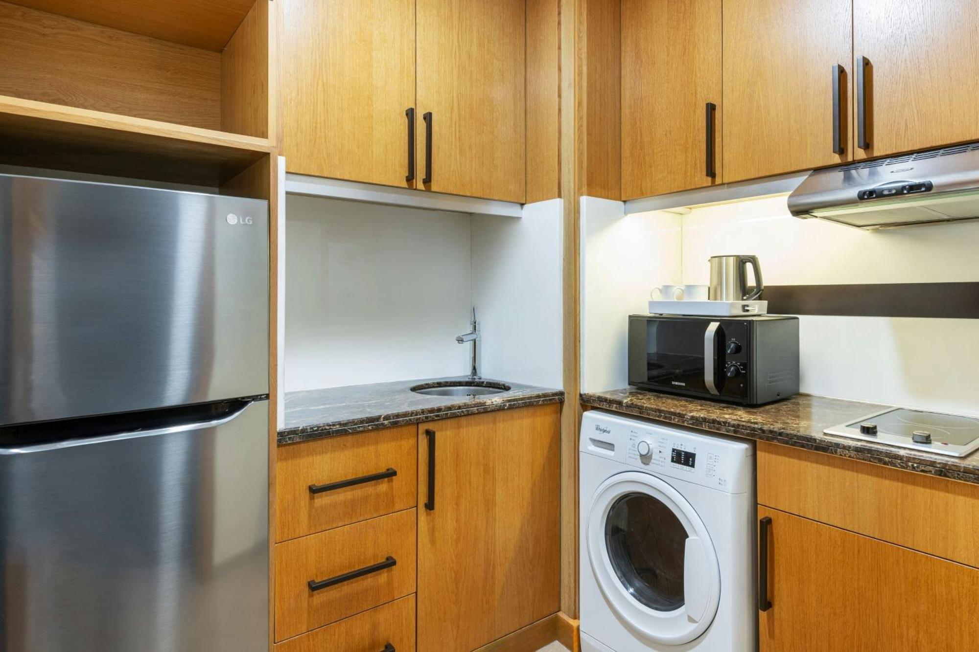 1 Bedroom Suite 1 King