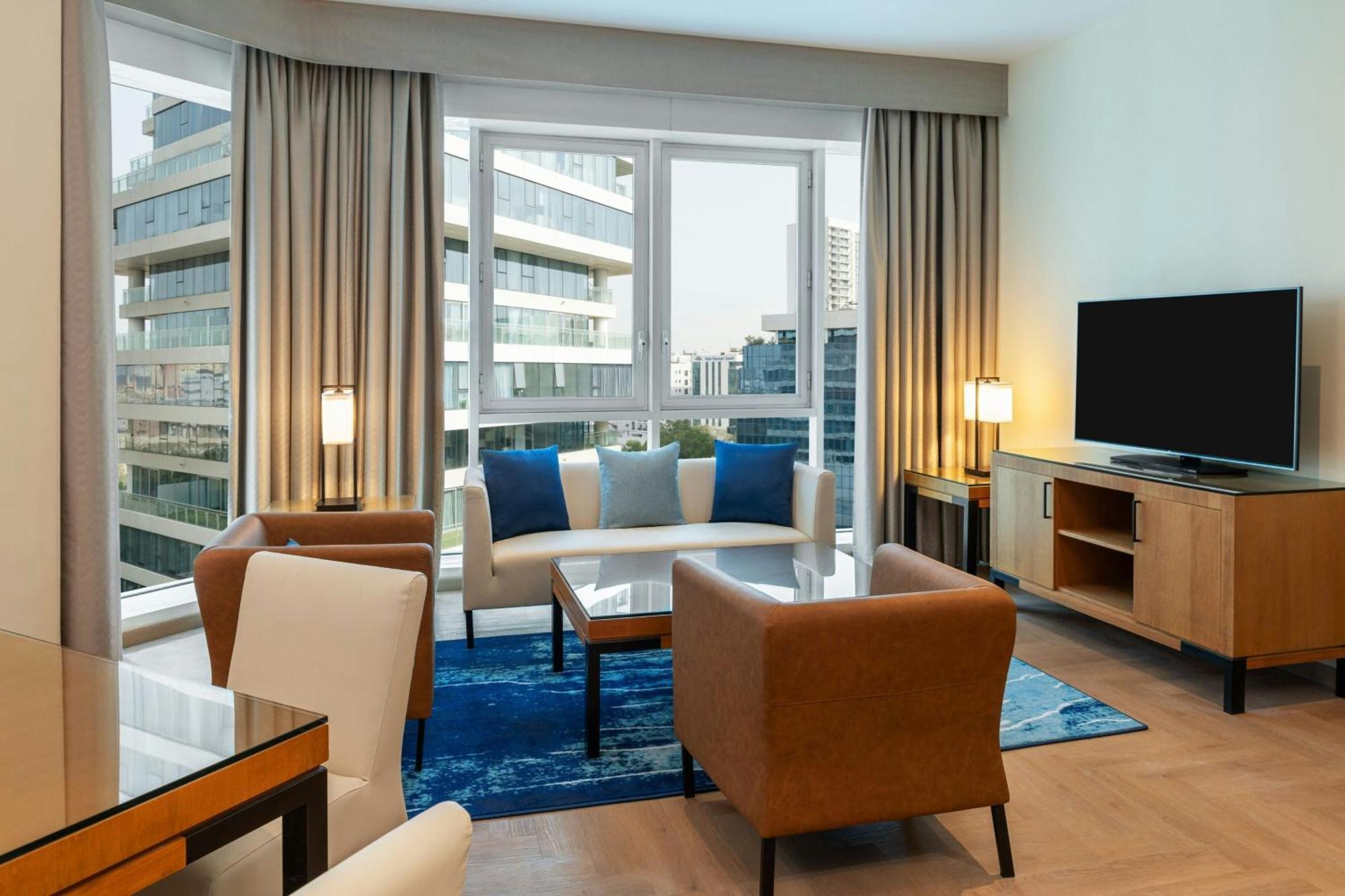 1 Bedroom Suite 1 King