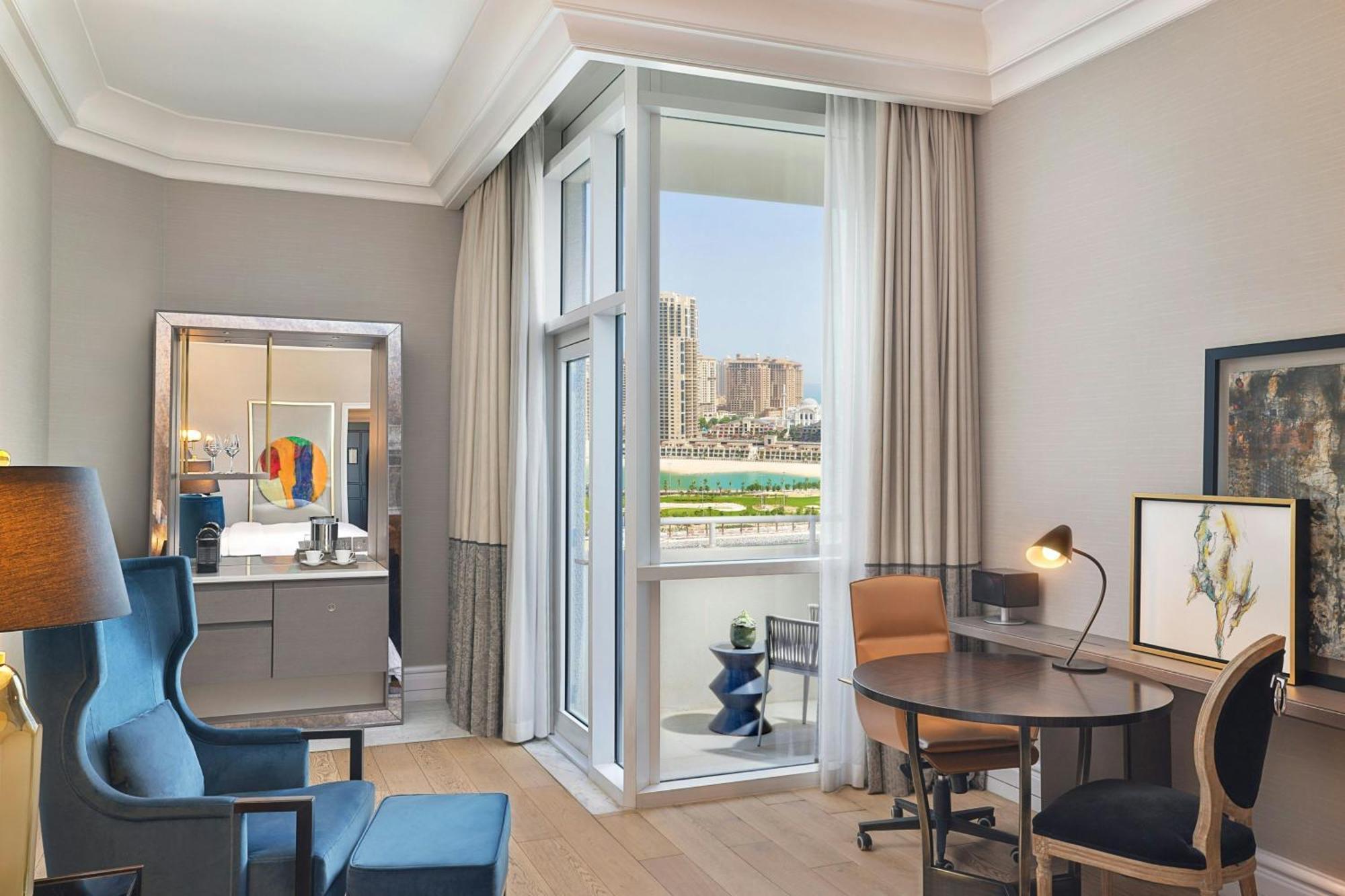 Club King Room Lounge Access