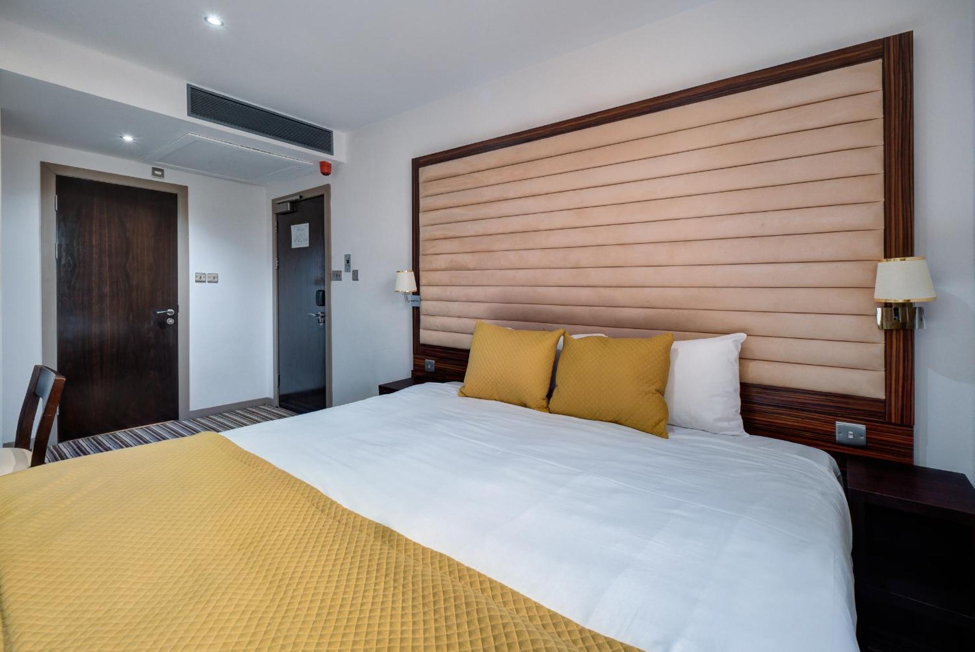 Double Room No Window