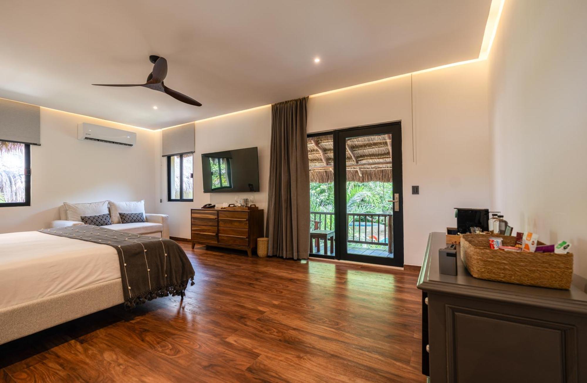 Master Suite Pool View