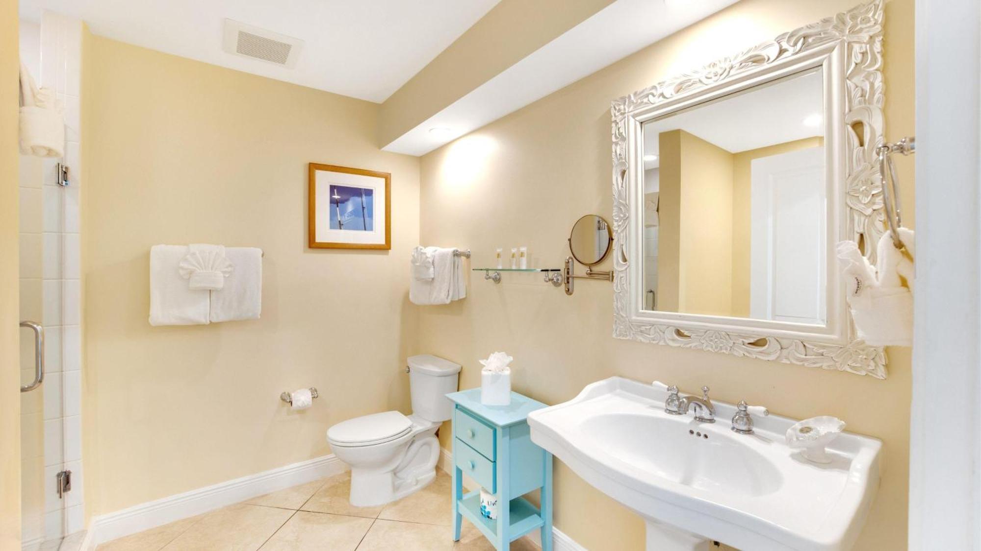Tropical Garden Double Queen Guestroom