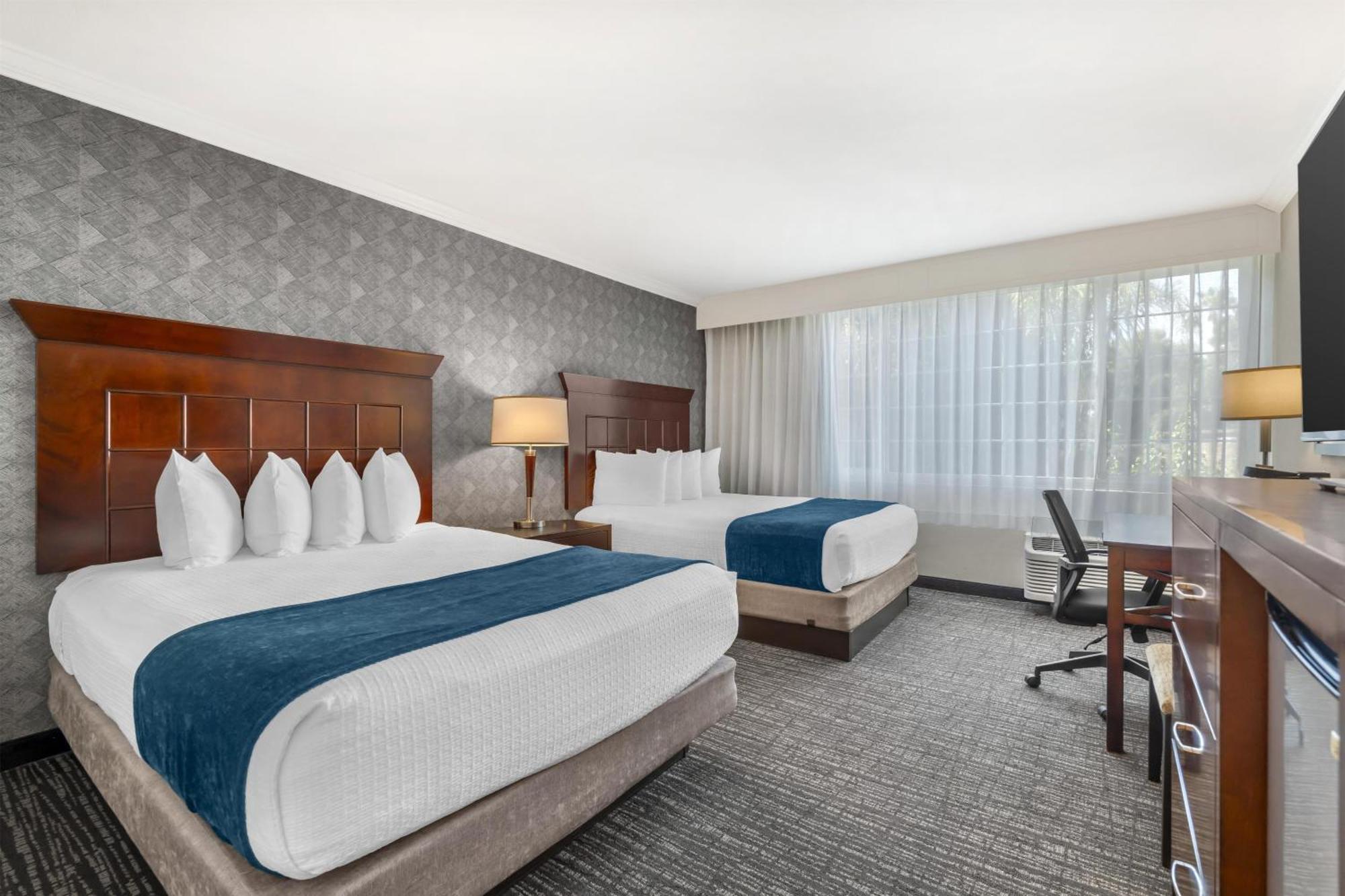 Queen Room Two Queen Beds Pet-friendly,1730021918:JPEG