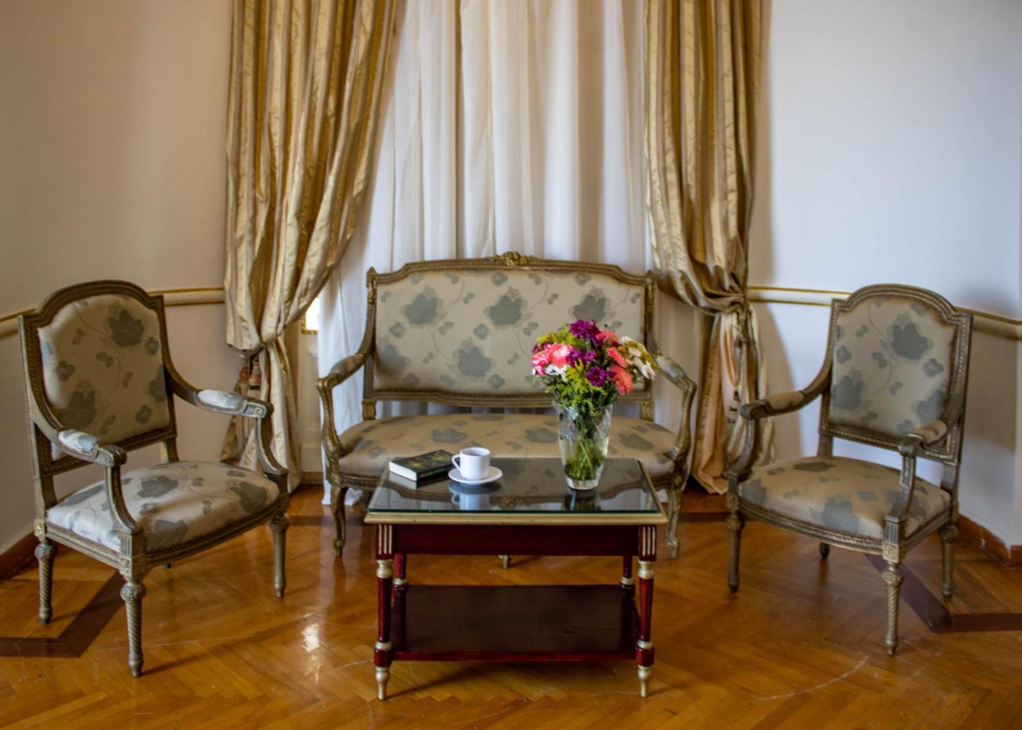 Golden Royal Suite Direct Sea View