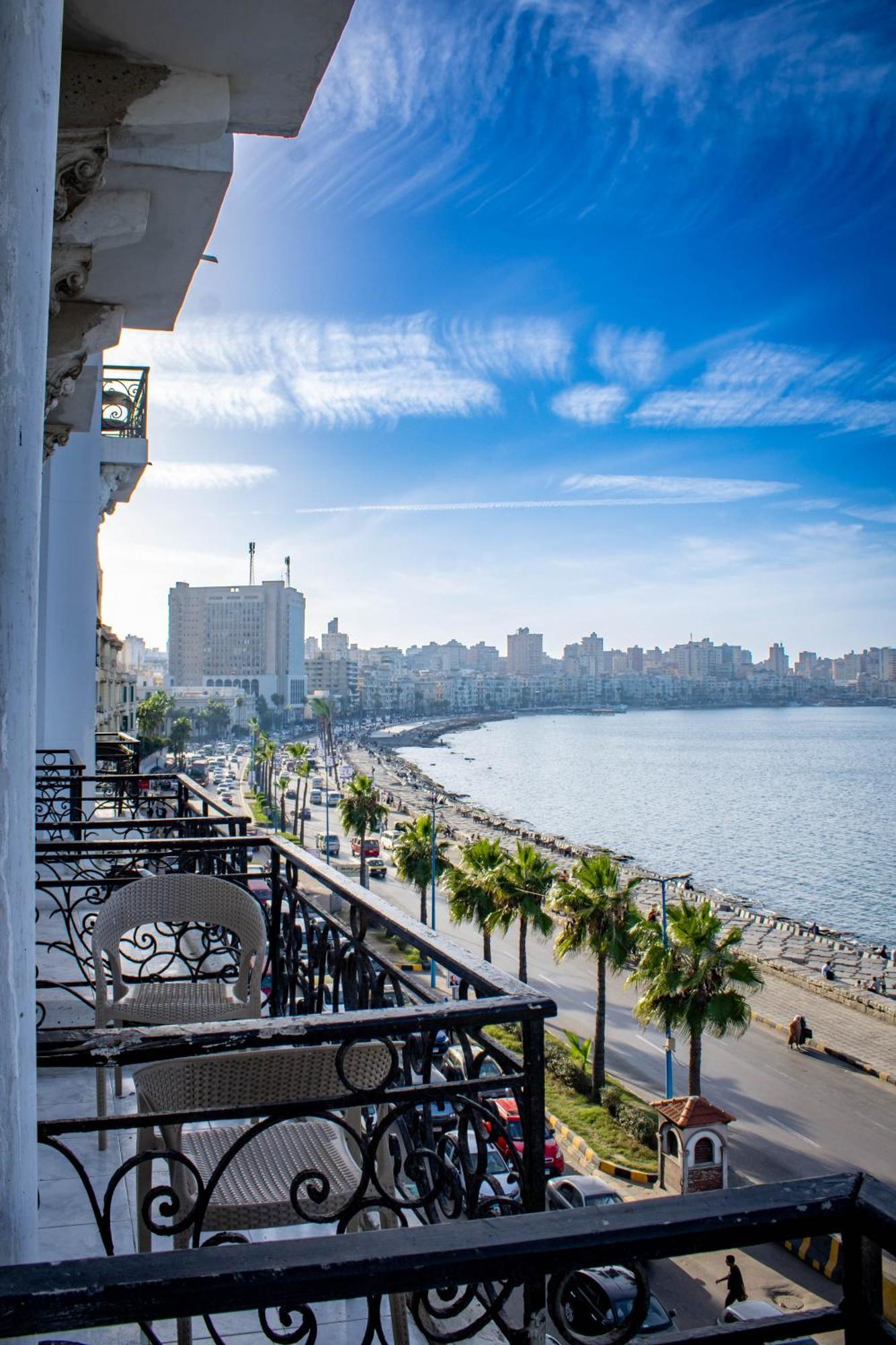 Golden Superior Room Direct Sea View